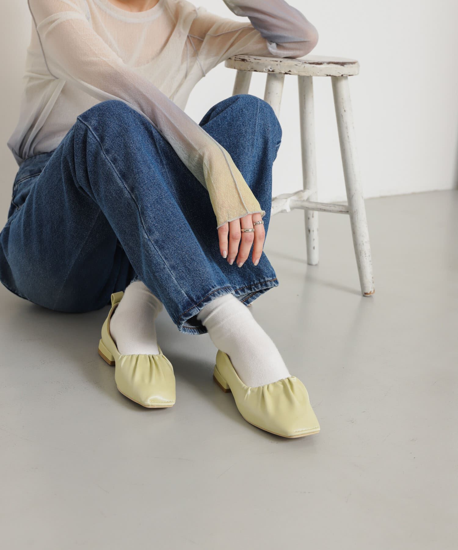 SENSE OF PLACE by URBAN RESEARCH「シャイニーギャザーフラットシューズ」|パンプス|