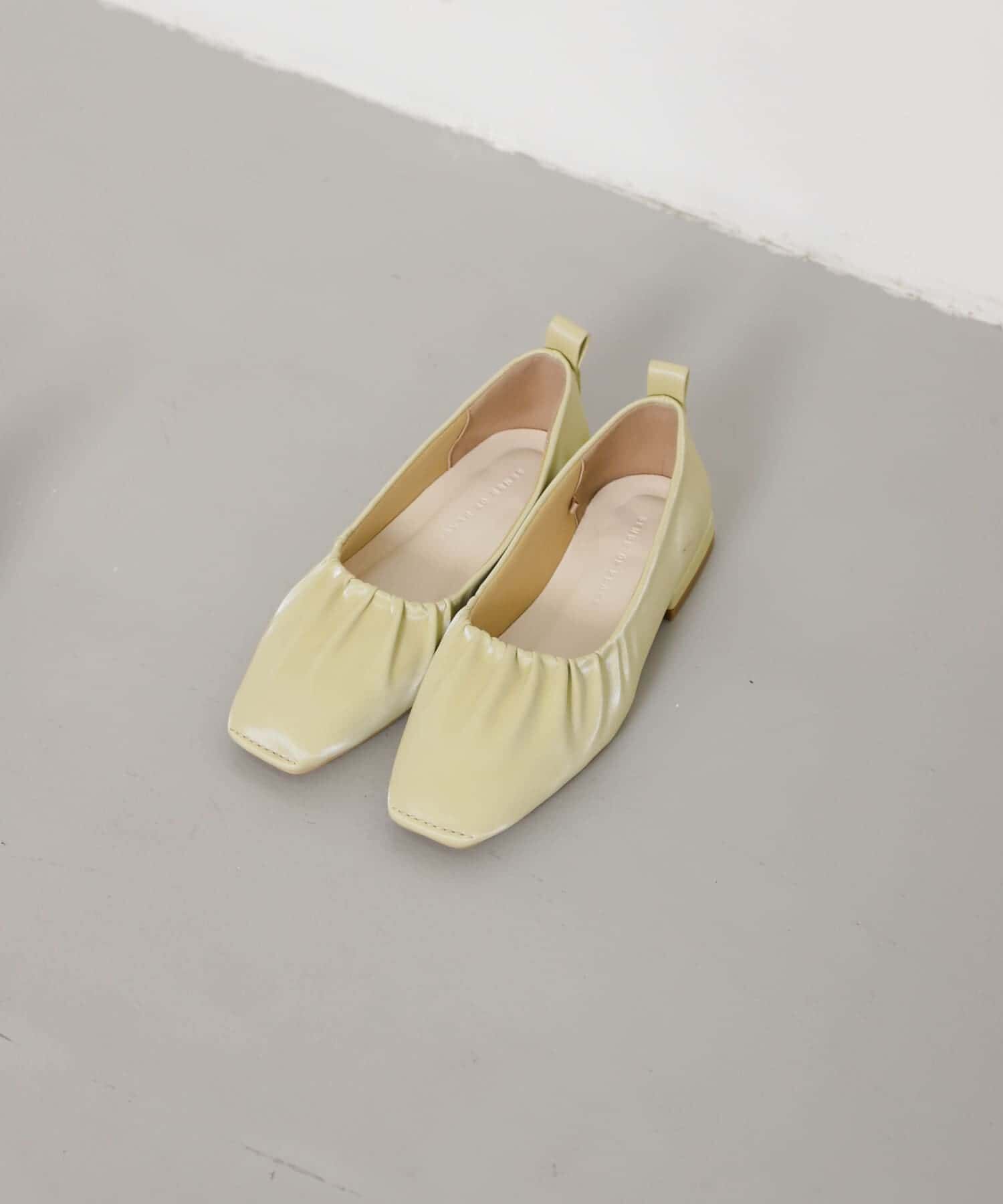 SENSE OF PLACE by URBAN RESEARCH「シャイニーギャザーフラットシューズ」|パンプス|