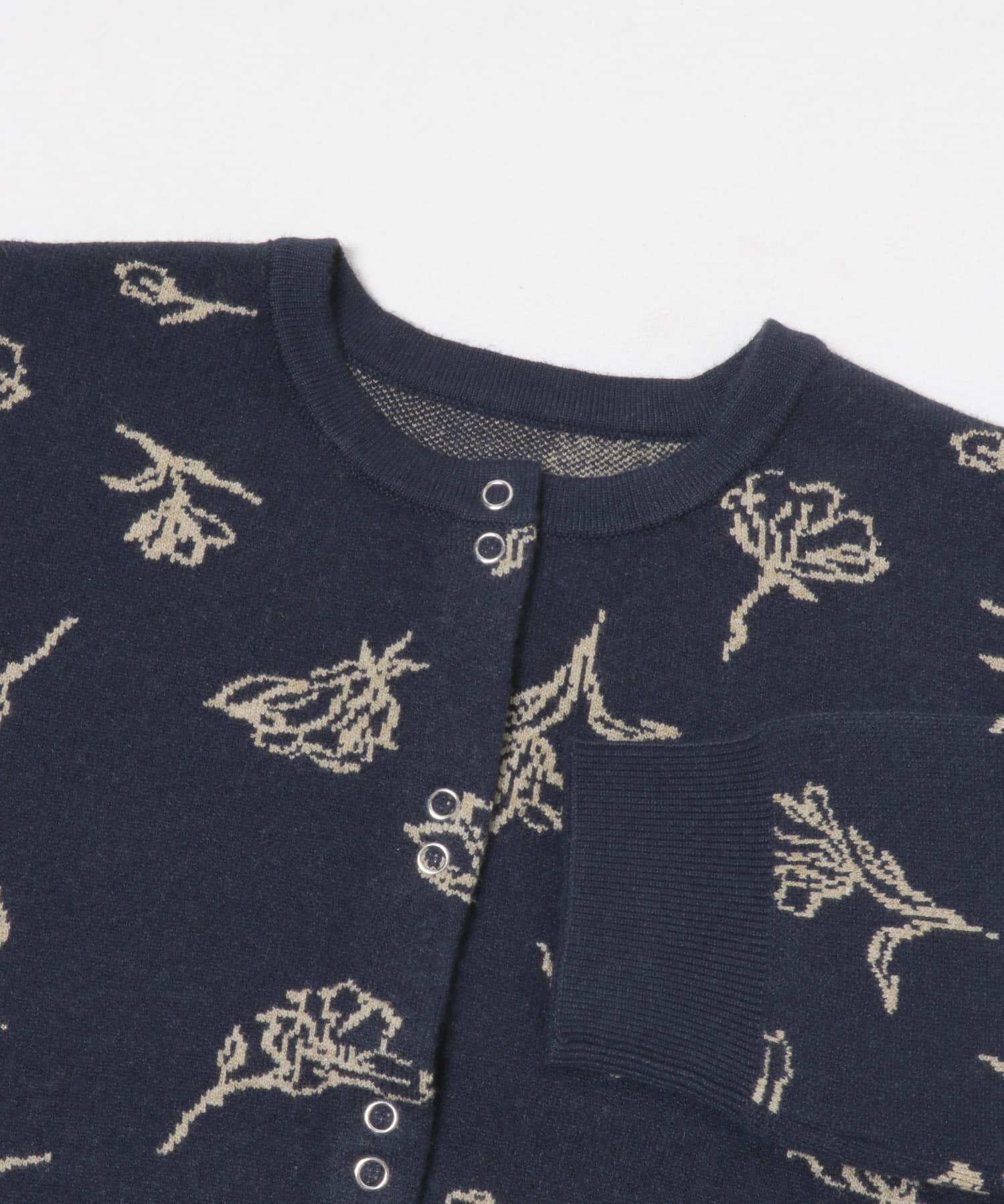 SENSE OF PLACE by URBAN RESEARCH「『洗濯可』ジャガードフラワーコンパクトニットカーディガン」|カーディガン|