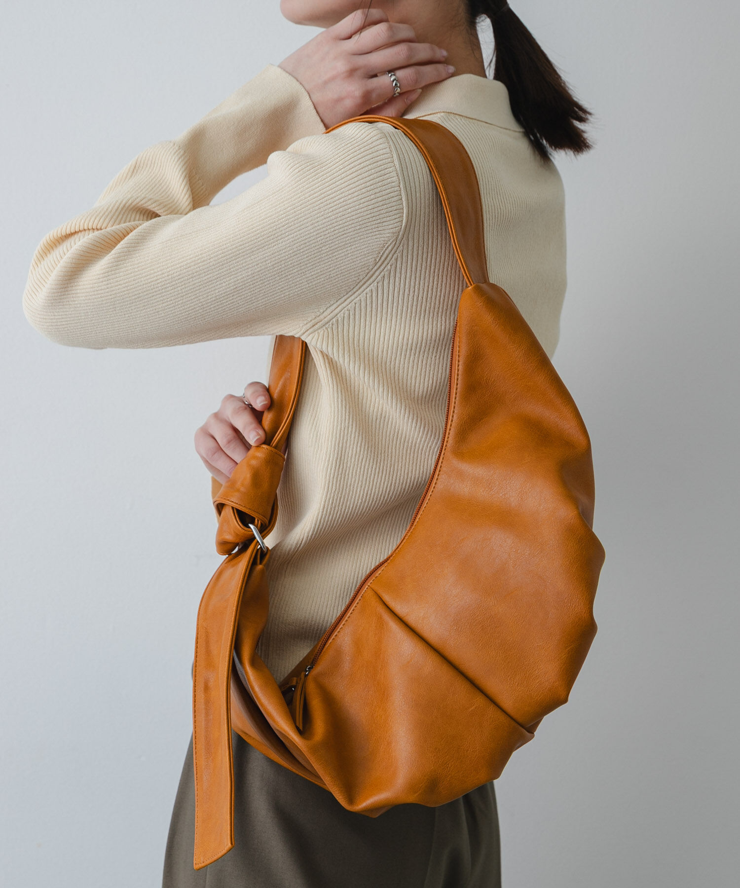 SENSE OF PLACE by URBAN RESEARCH「クロワッサンショルダーバッグ」|ショルダー・メッセンジャー|マスタード