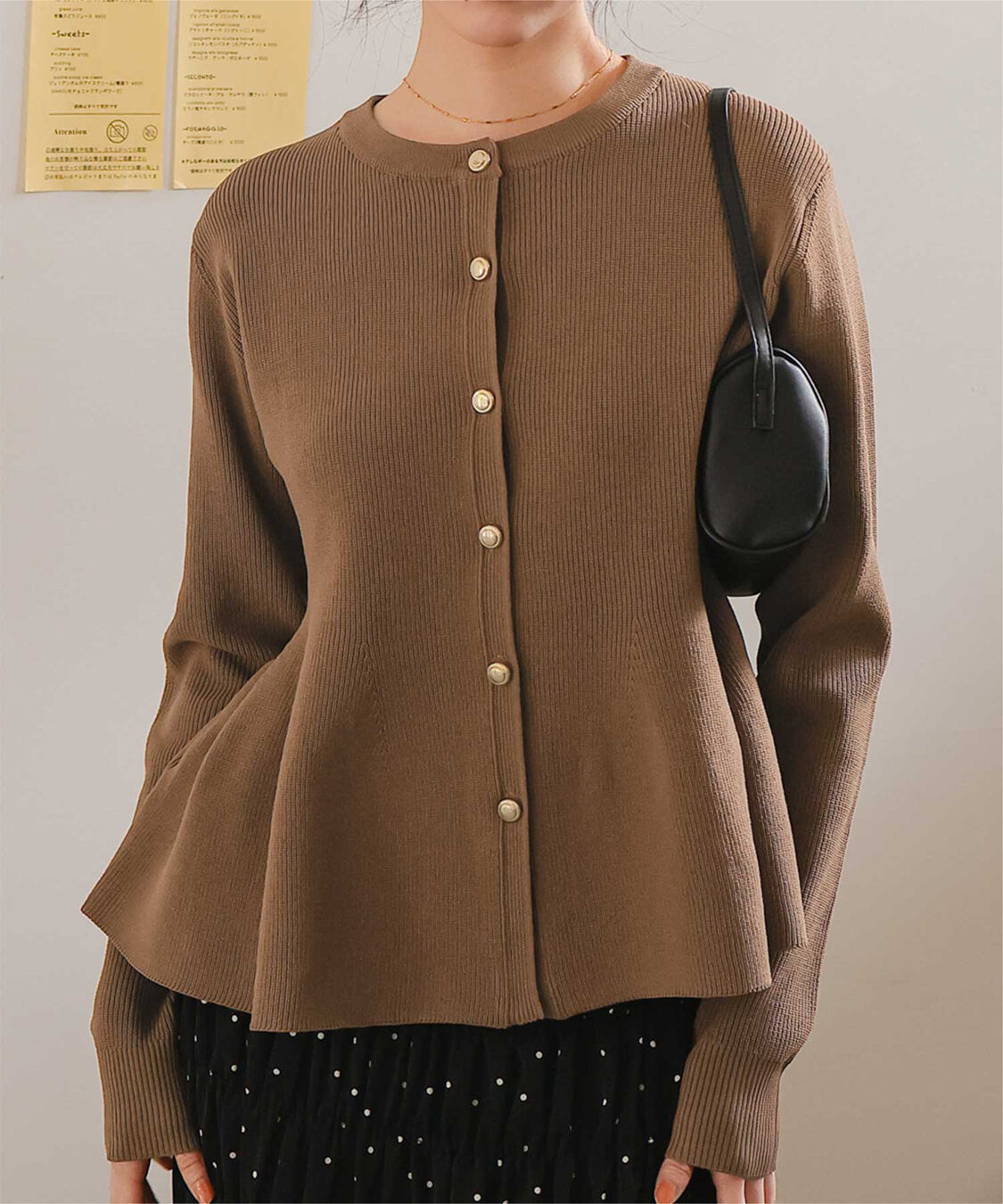 titivate「ゴールド釦ペプラムニットカーディガン」|ニット・セーター|ブラウン