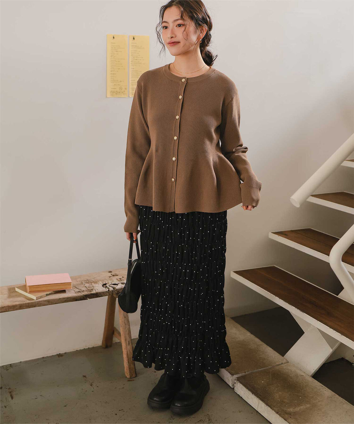 titivate「ゴールド釦ペプラムニットカーディガン」|ニット・セーター|