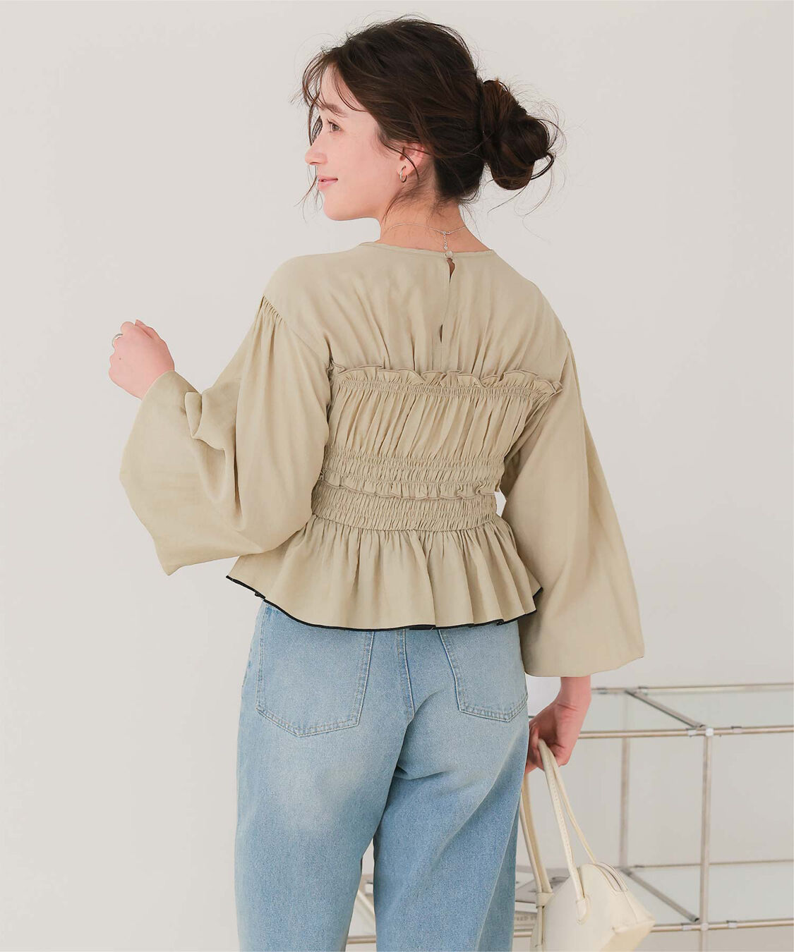 titivate「【赤埴奈津子さんコラボアイテム】シャーリングデザイントップス」|シャツ・ブラウス|