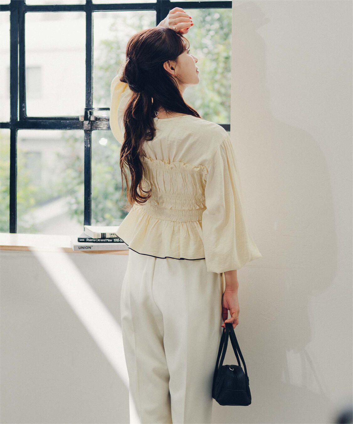 titivate「【赤埴奈津子さんコラボアイテム】シャーリングデザイントップス」|シャツ・ブラウス|