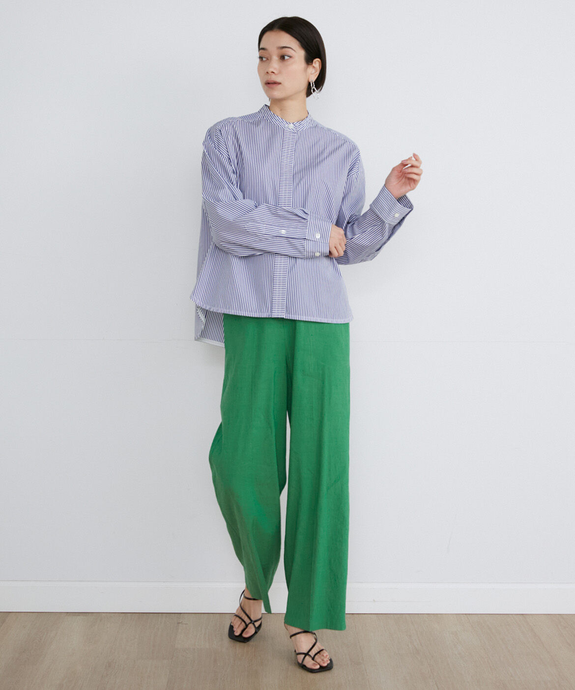 INED「ショート丈バンドカラーシャツ」|シャツ・ブラウス|