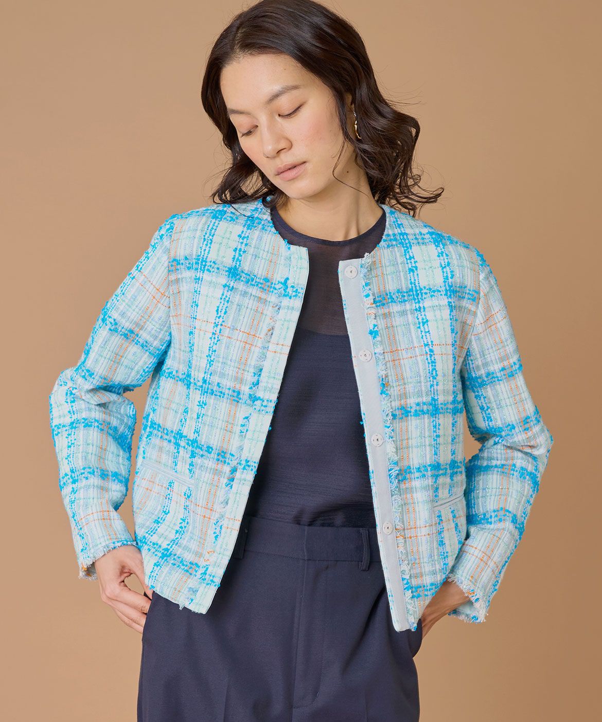 INED「ノーカラーツイードジャケット《LINTON》」|ノーカラージャケット|サックス3