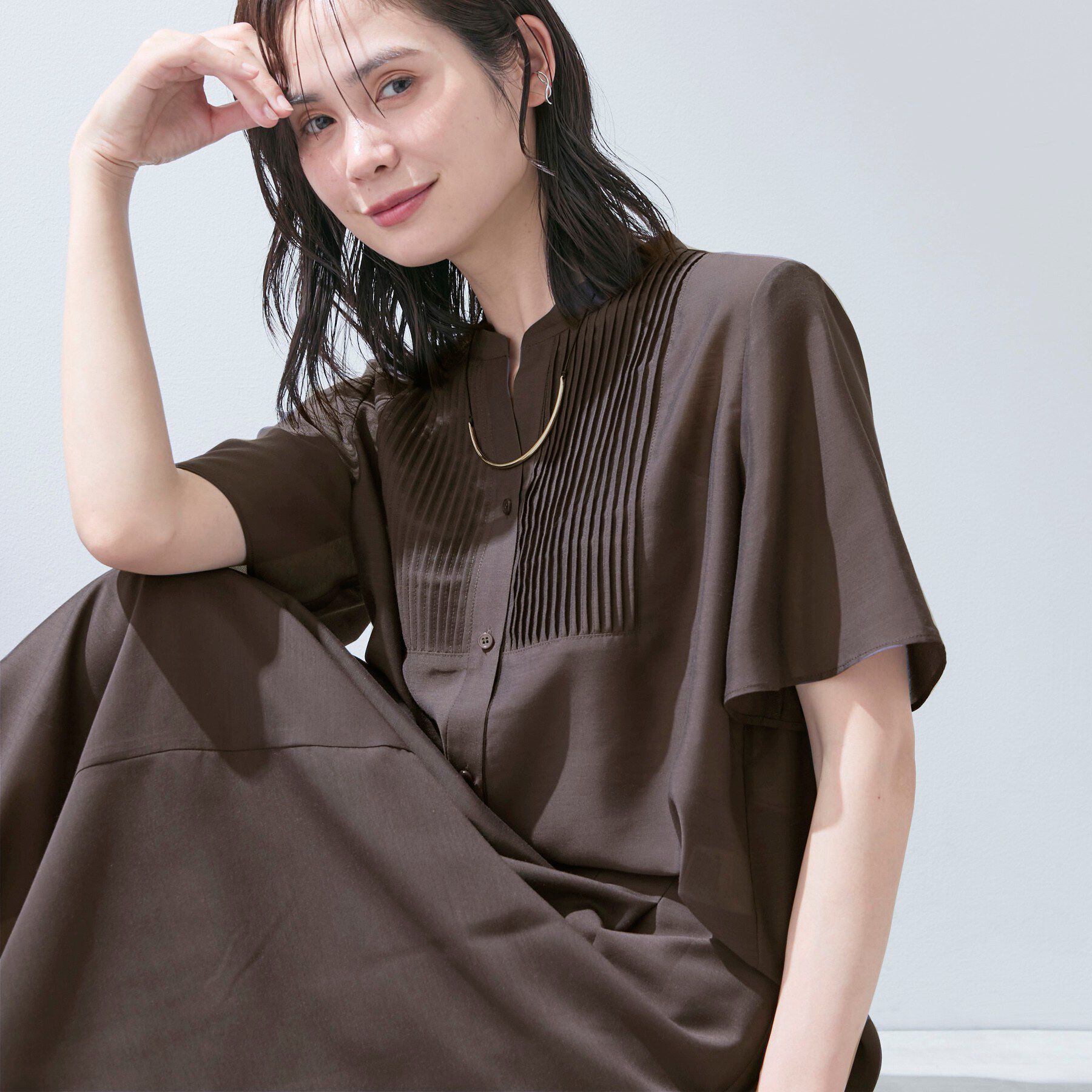 INDIVI「【洗える】シアーシャンブレーピンタックブラウス」|シャツ・ブラウス|ブラウン(444)