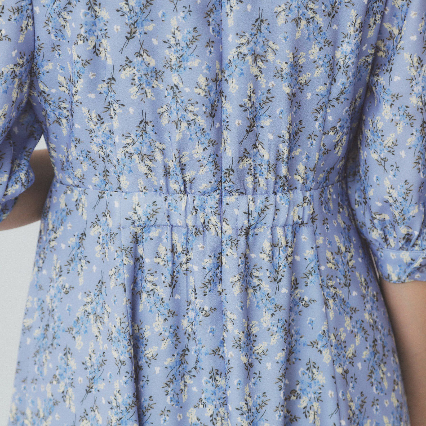 index「スタンドネック小花柄ワンピース【洗濯機洗い可/イージーアイロン】」|ワンピース|