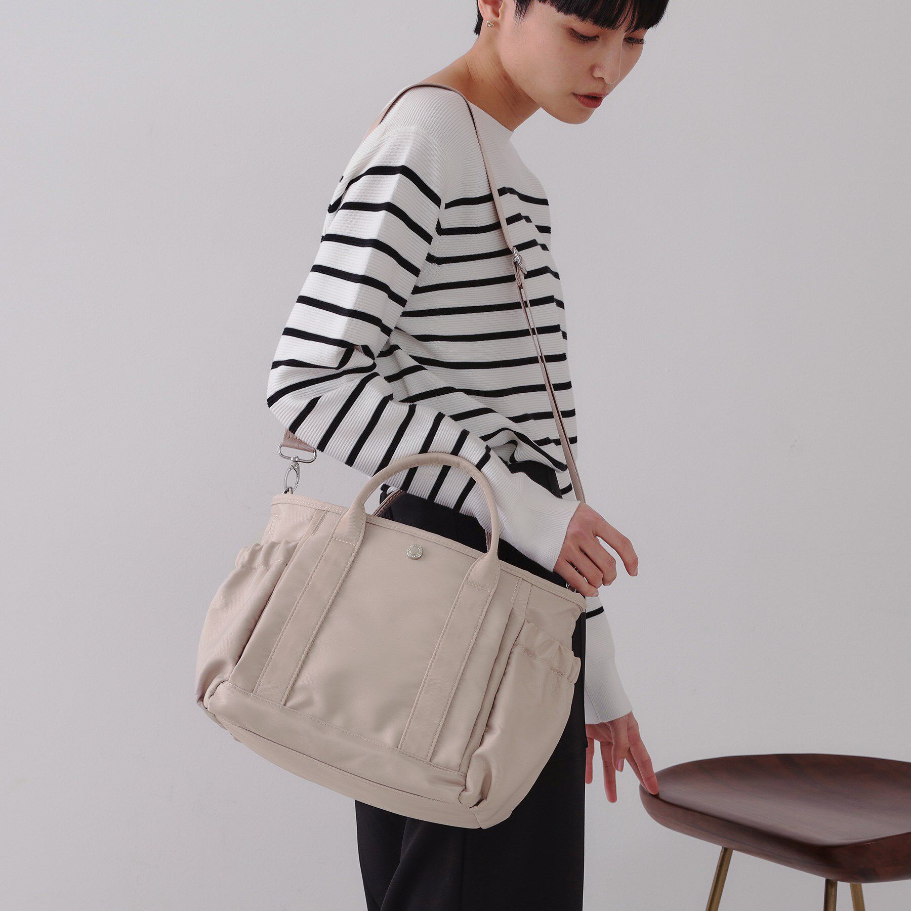OPAQUE.CLIP「【軽量／撥水加工／2WAY】マルチポケットミドルトートバッグ」|トートバッグ|
