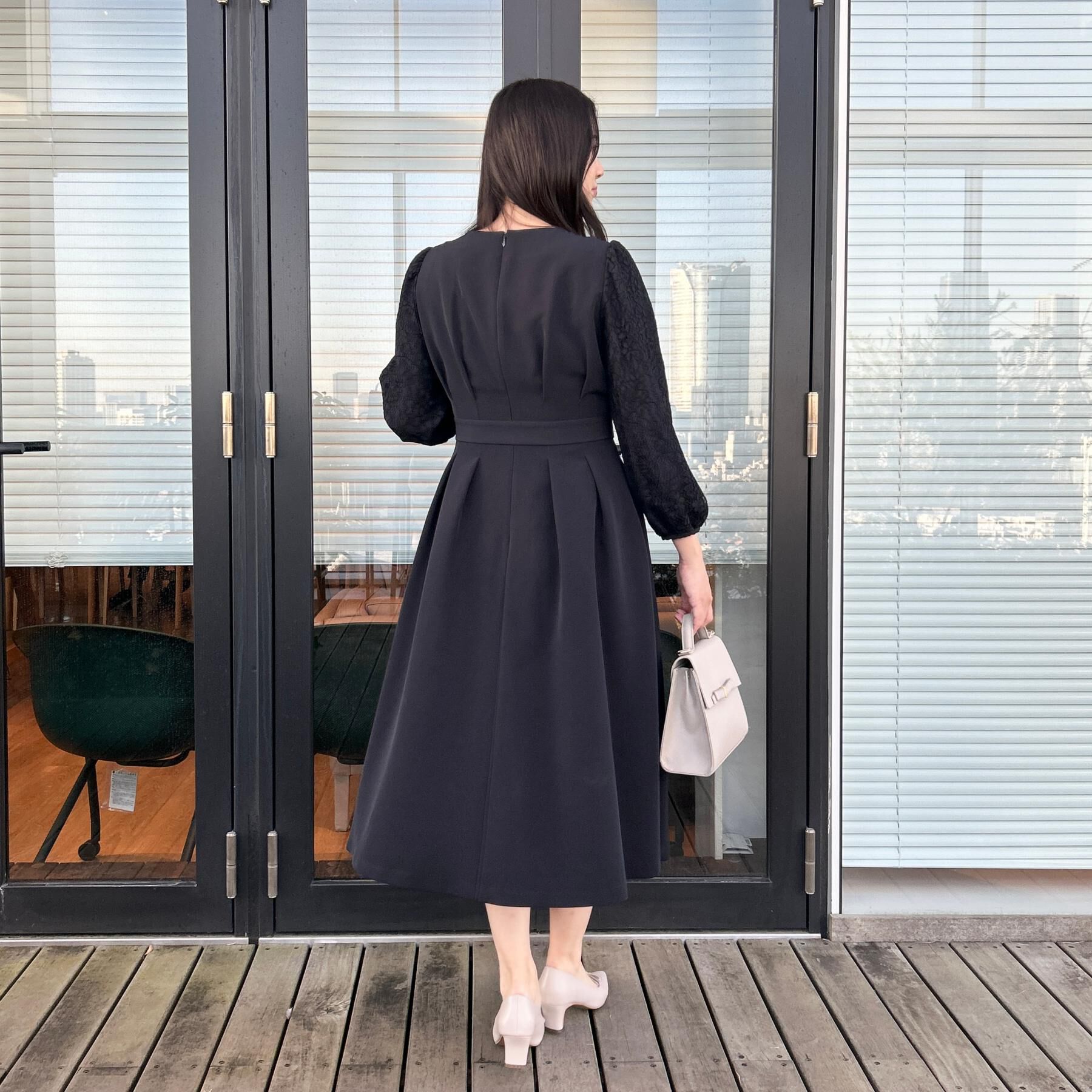 Couture broach「【ハレの日・通勤】レース袖タックフレアワンピース」|ワンピース|