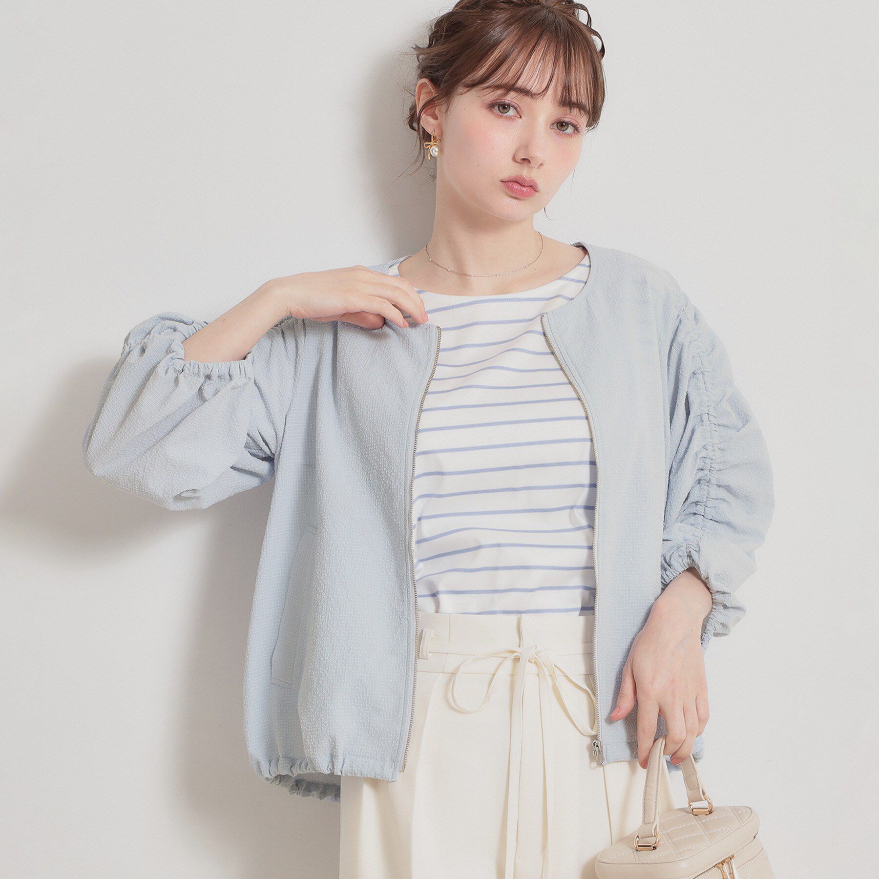 Couture broach「カラミタンブラーノーカラーブルゾン」|ブルゾン・スタジャン|サックスブルー(09