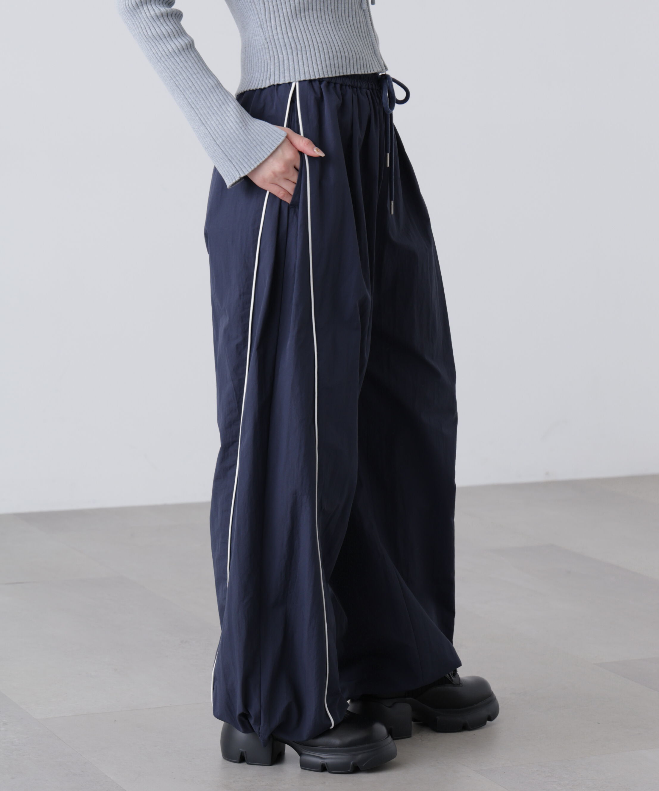  「サイドタック配色ラインナイロンパンツ」|その他|