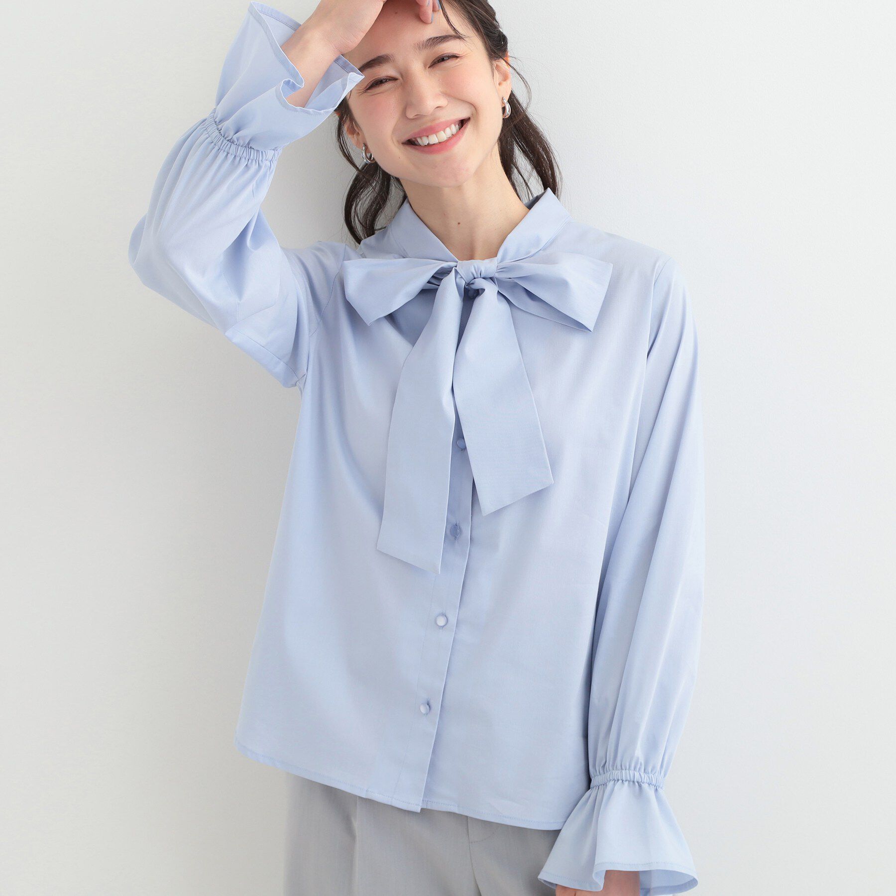 SHOO･LA･RUE「【洗濯後シワになりにくい/UV/S-LL】大人っぽく着られる キャンディースリーブ リボンブラウス」|シャツ・ブラウス|ブルー(091)