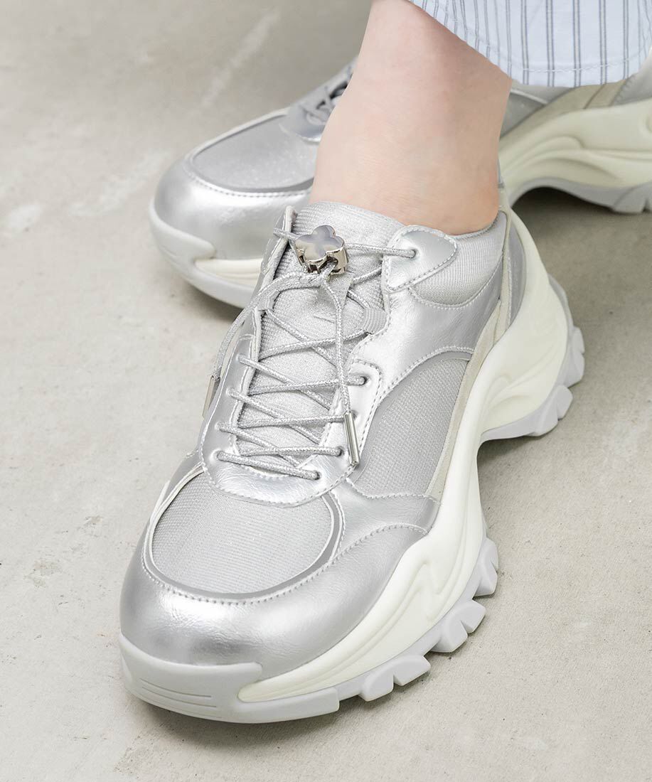  「フラワーパーツドローコードスニーカー」|スニーカー|