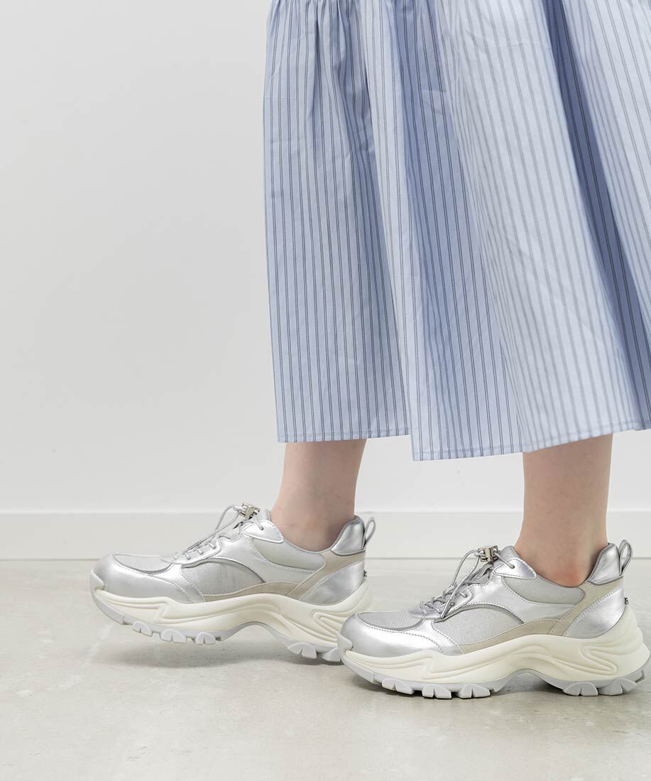  「フラワーパーツドローコードスニーカー」|スニーカー|