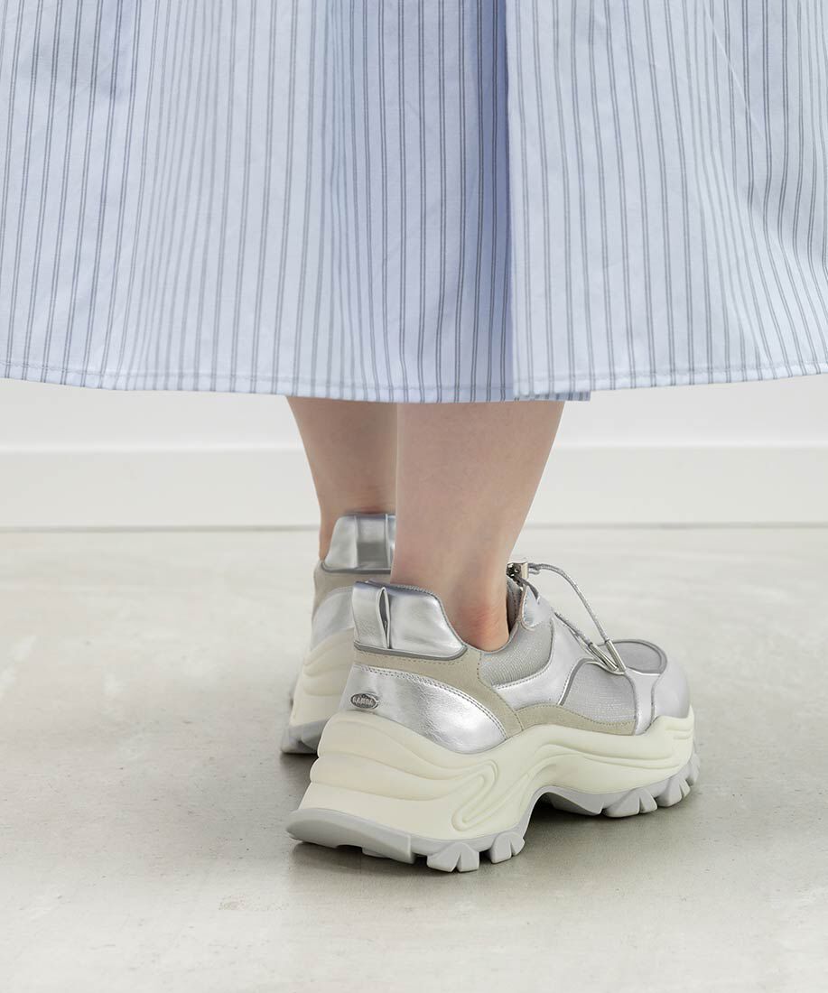  「フラワーパーツドローコードスニーカー」|スニーカー|