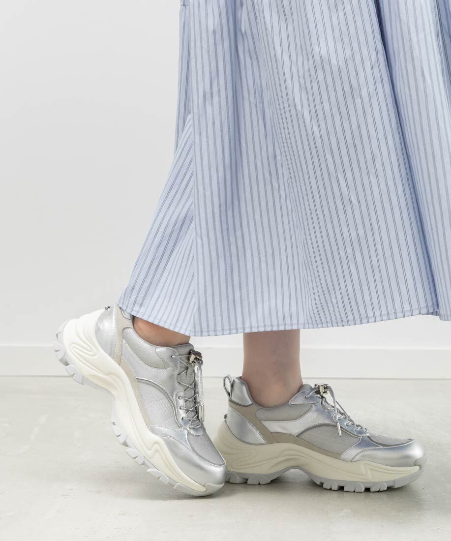  「フラワーパーツドローコードスニーカー」|スニーカー|