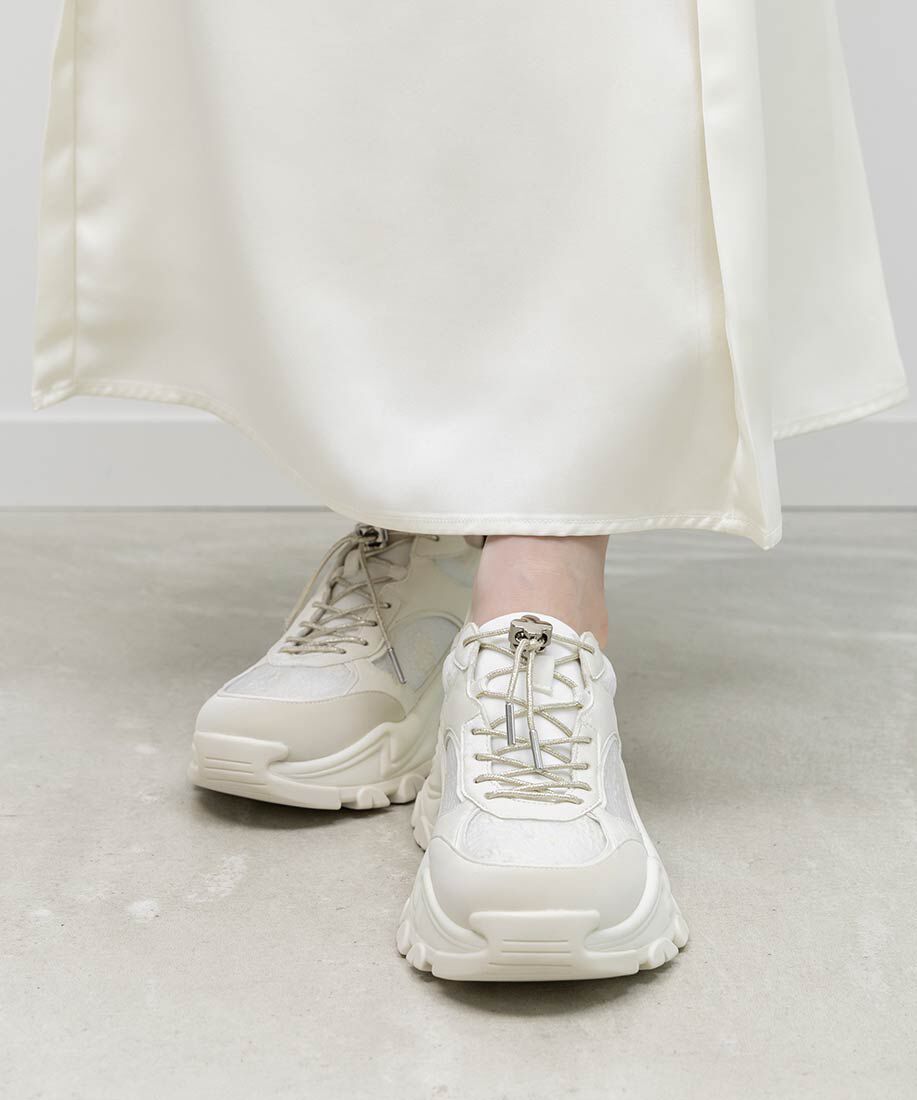  「フラワーパーツドローコードスニーカー」|スニーカー|