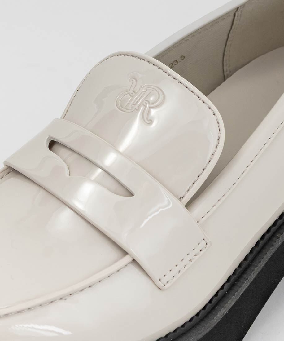  「モノグラムエンボスラウンドトゥローファー」|ローファー|