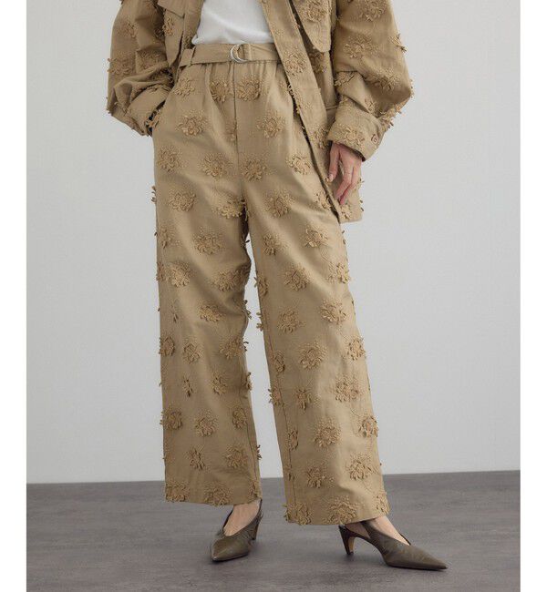 SALON adam et rope'「【crinkle crinkle crinkle】3Dエンブロイダリーツイルイージーパンツ」|チノ|ベージュ(27)