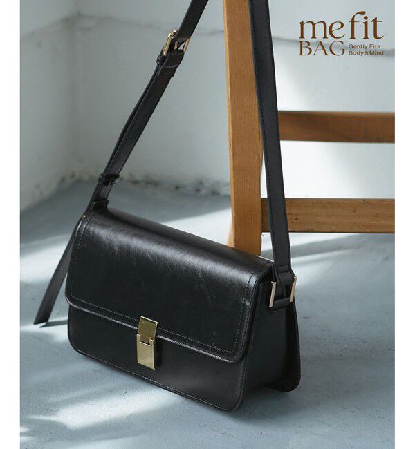 ROPE PICNIC PASSAGE「【WEB限定カラー】me fit BAG バーチカルラインワイドショルダーバッグ」|ショルダー・メッセンジャー|ブラック(01)