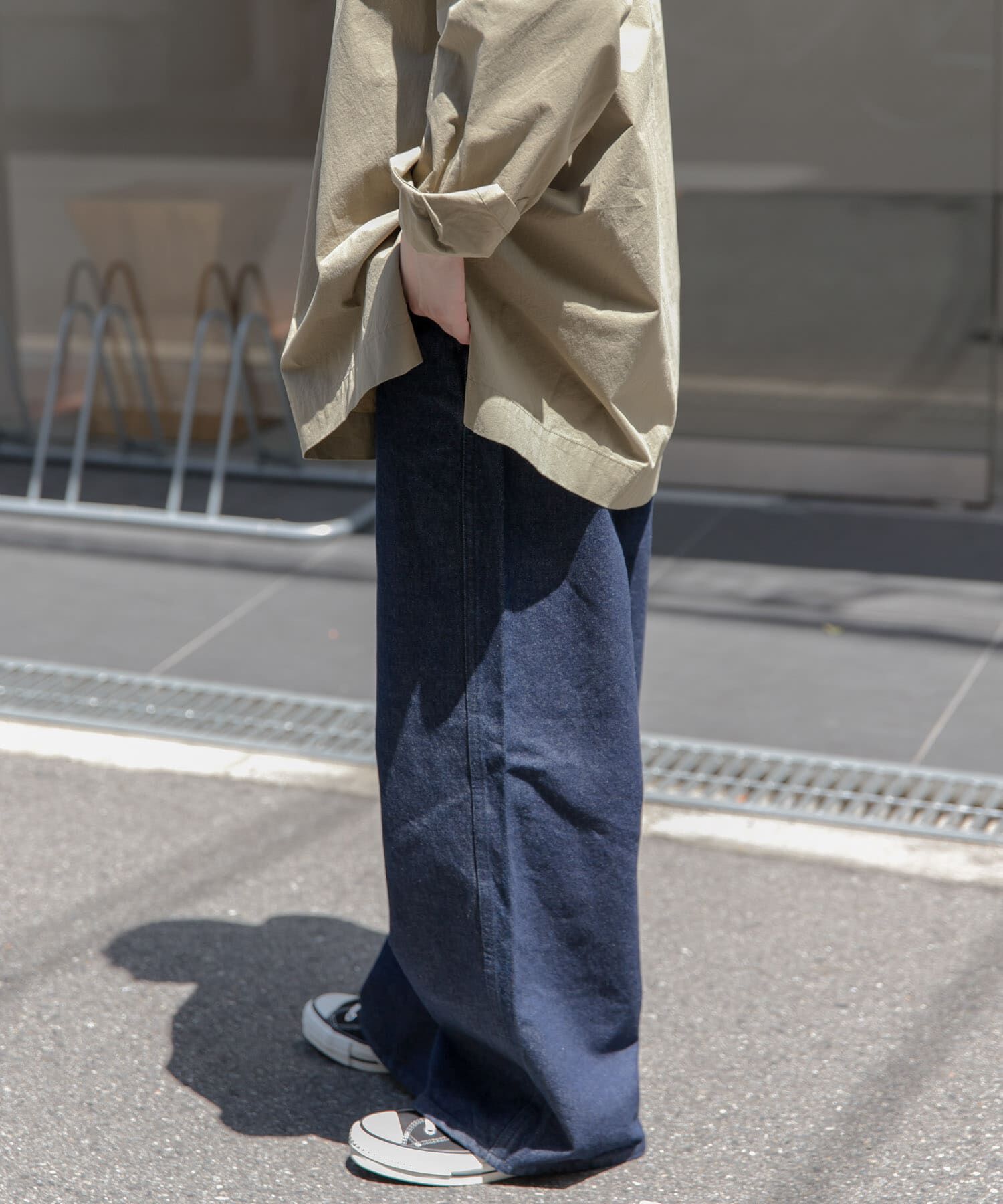 URBAN RESEARCH DOORS「FORK&SPOON　JFデニムベルトセットルーズパンツ」|デニム|