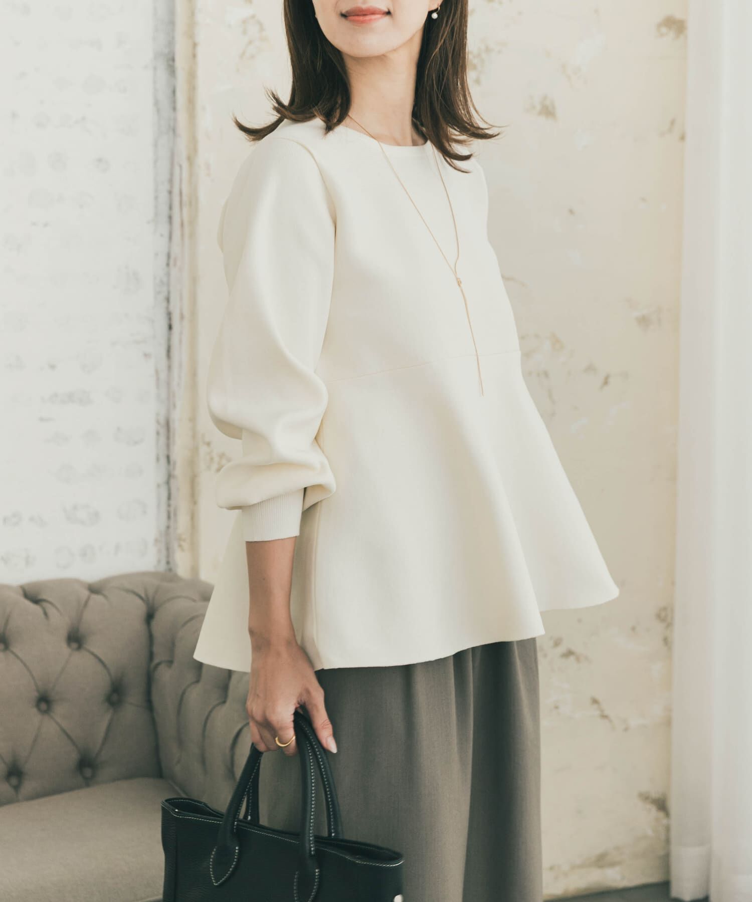 URBAN RESEARCH DOORS「ペプラムKNIT」|ニット・セーター|オフホワイト