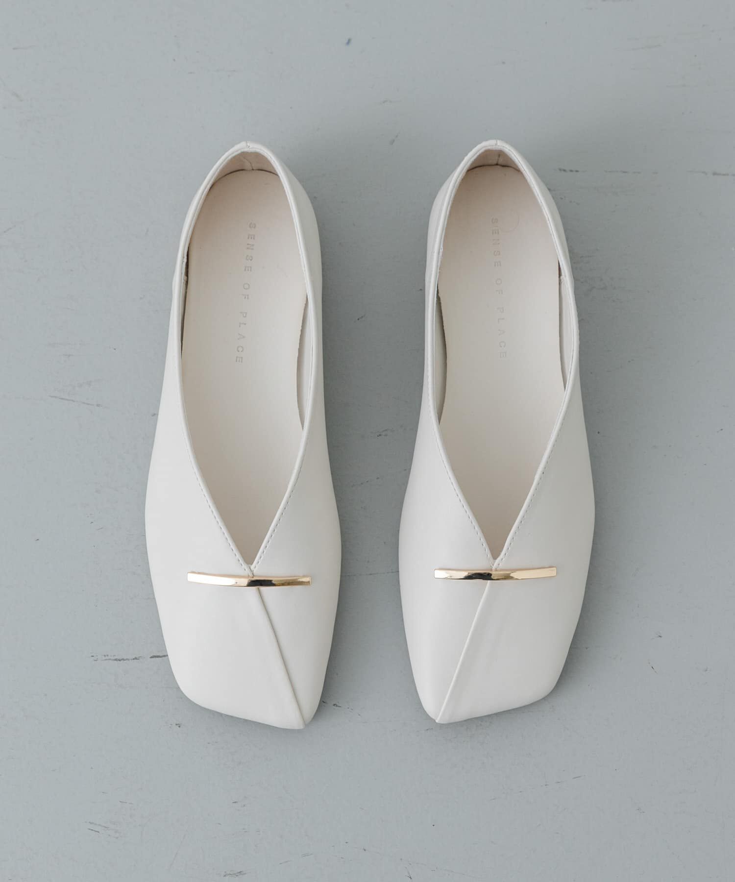 SENSE OF PLACE by URBAN RESEARCH「『抗菌』スクエアカットフラットシューズ」|その他|アイボリー