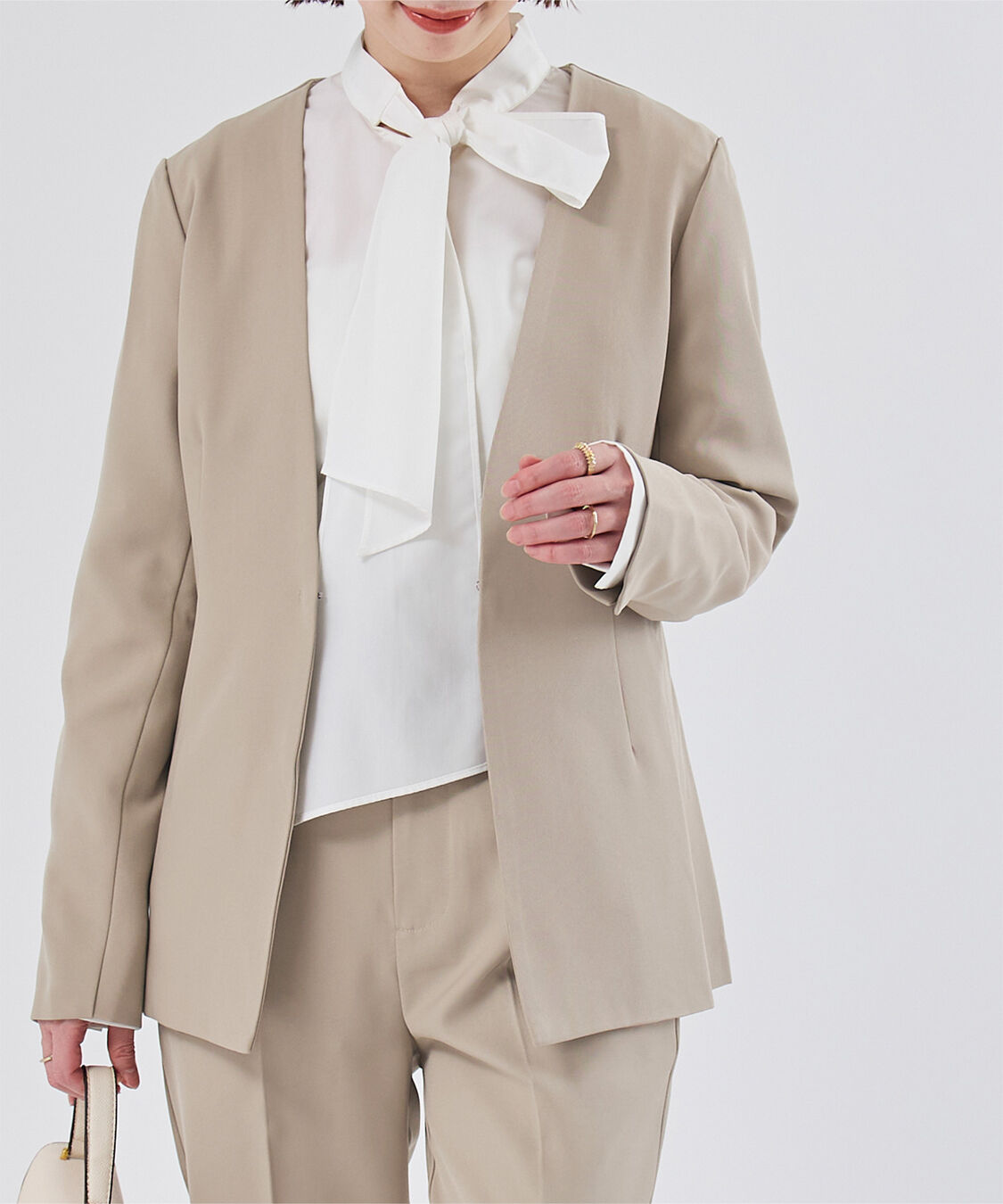 ur's「ベーシックカラーレスジャケット」|ノーカラージャケット|グレージュ