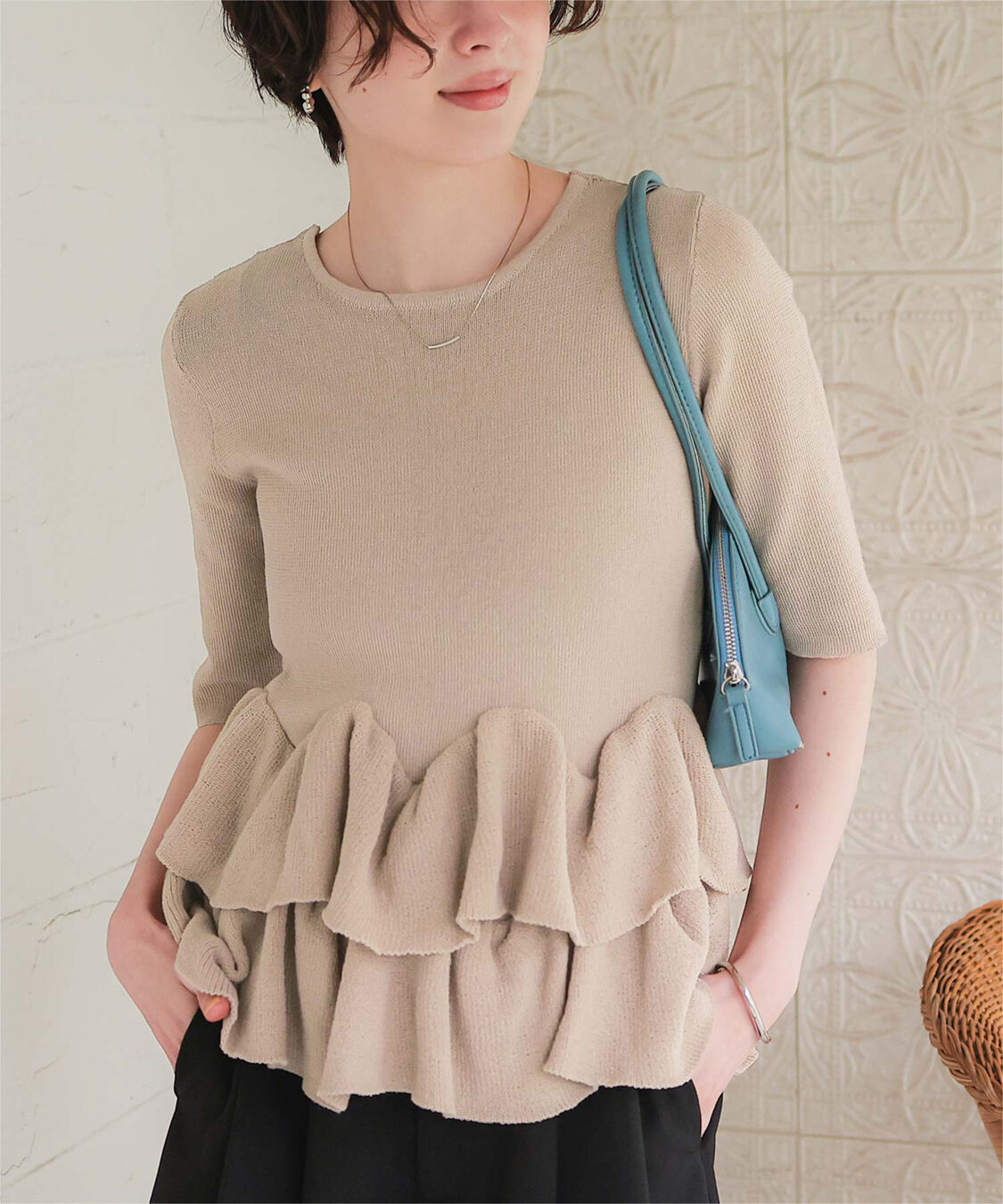 titivate「ハーフスリーブフリルヘムニットカーディガン」|ニット・セーター|グレージュ