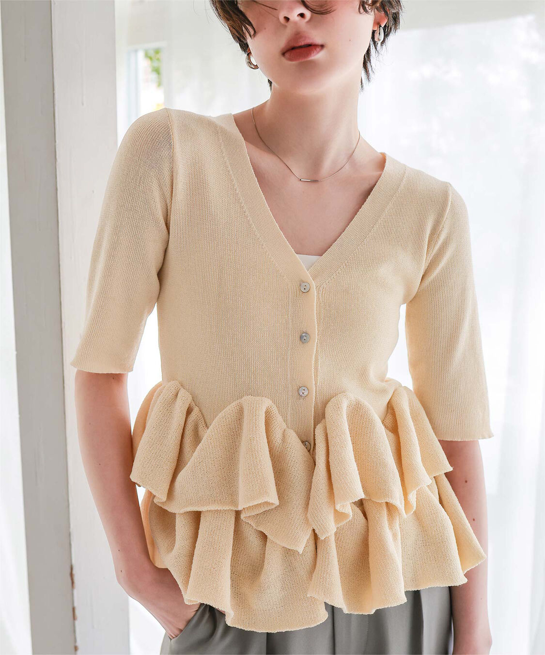 titivate「ハーフスリーブフリルヘムニットカーディガン」|ニット・セーター|ライトイエロー