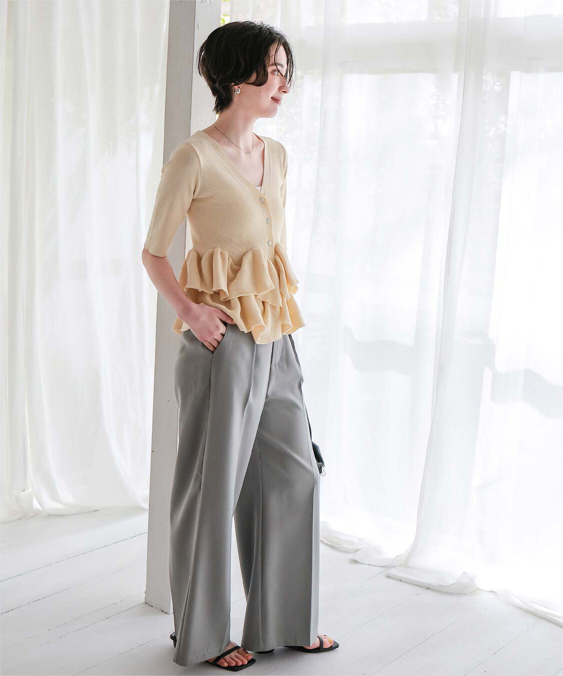 titivate「ハーフスリーブフリルヘムニットカーディガン」|ニット・セーター|