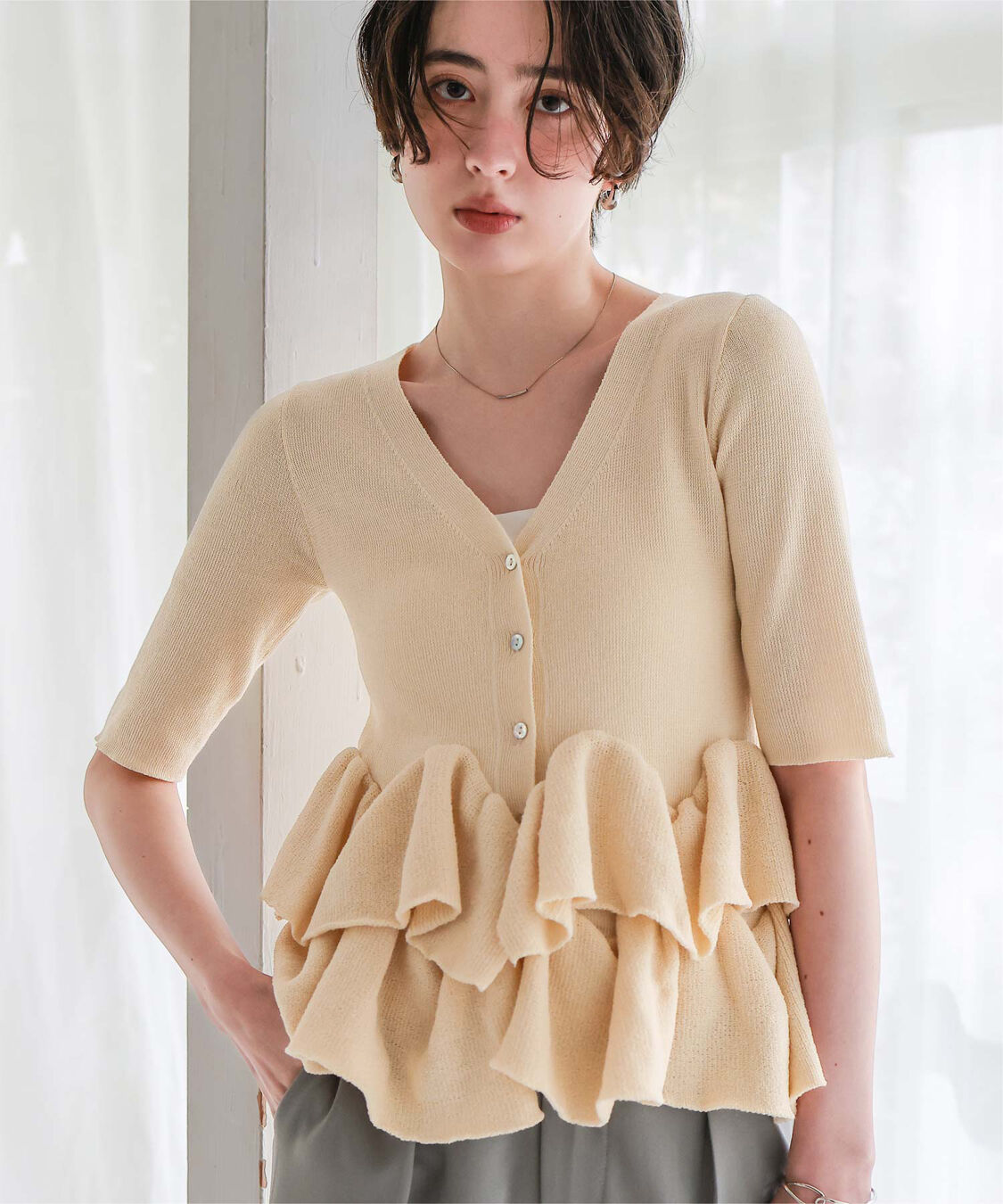 titivate「ハーフスリーブフリルヘムニットカーディガン」|ニット・セーター|