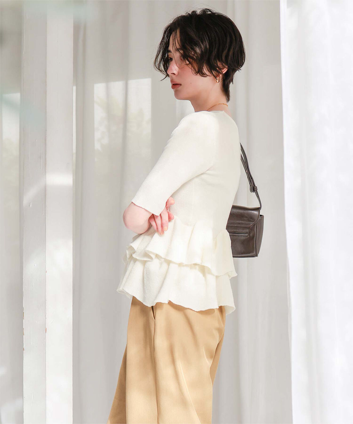 titivate「ハーフスリーブフリルヘムニットカーディガン」|ニット・セーター|