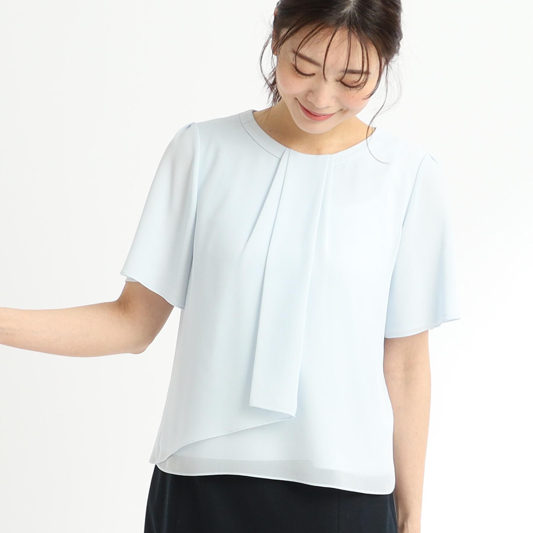 Reflect「【UVカット／接触冷感／マシンウォッシュ可能】タックデザインブラウス」|シャツ・ブラウス|サックスブルー(09