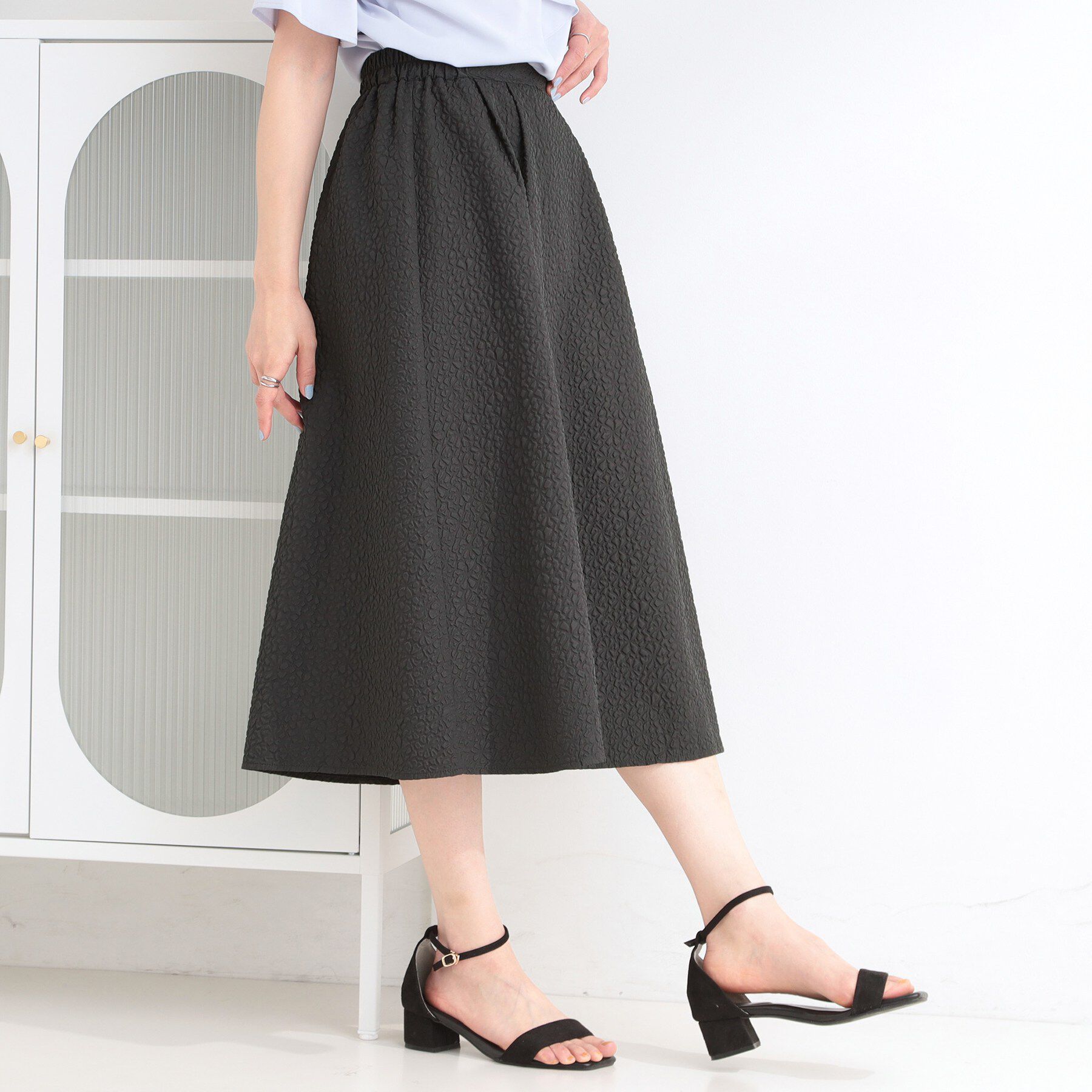 SHOO･LA･RUE「お花柄ジャカード フレアスカート」|スカート|チャコールグレー(0