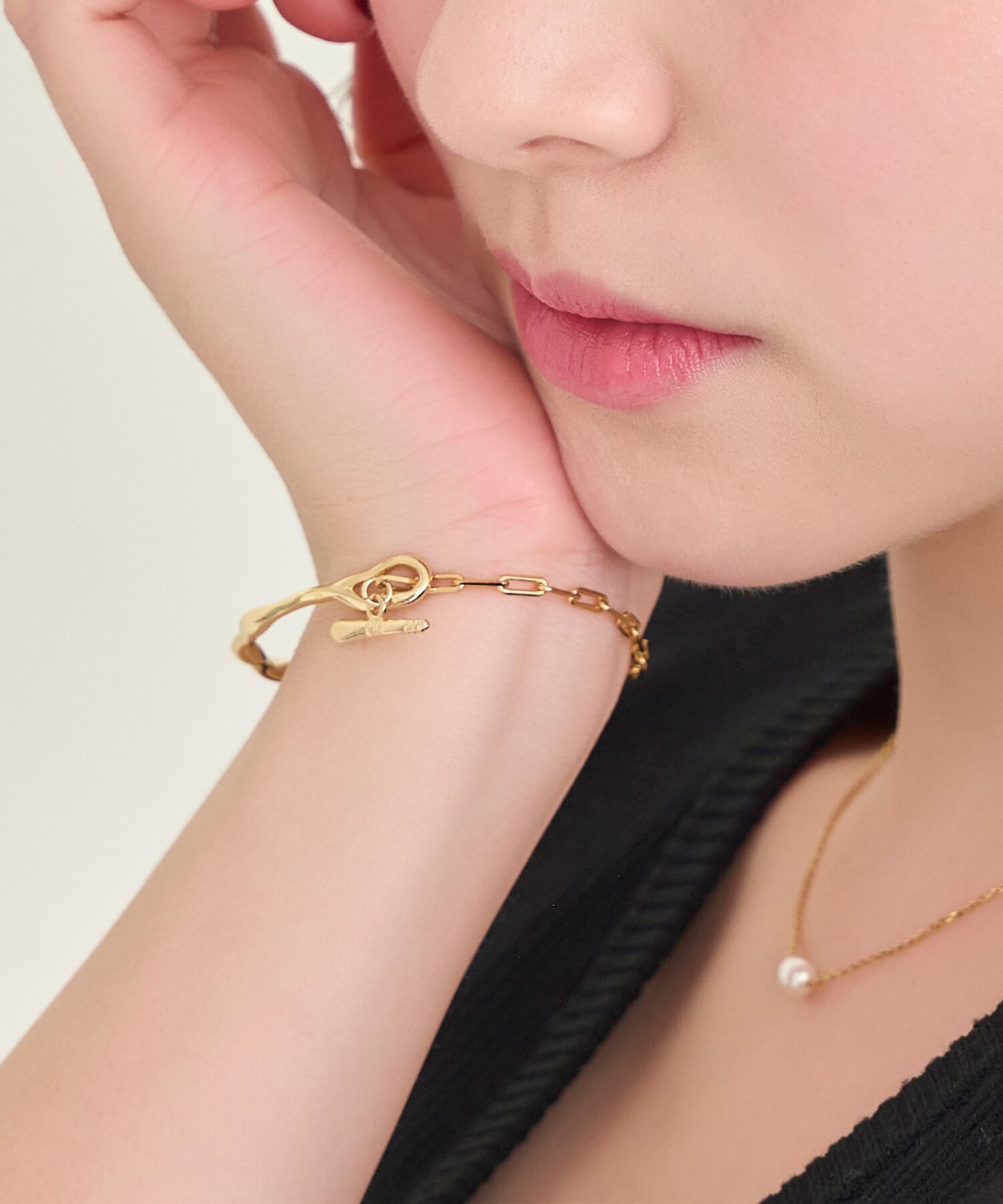 Phoebe「フロウラインメタルブレスレット　ゴールド」|ブレスレット・バングル|