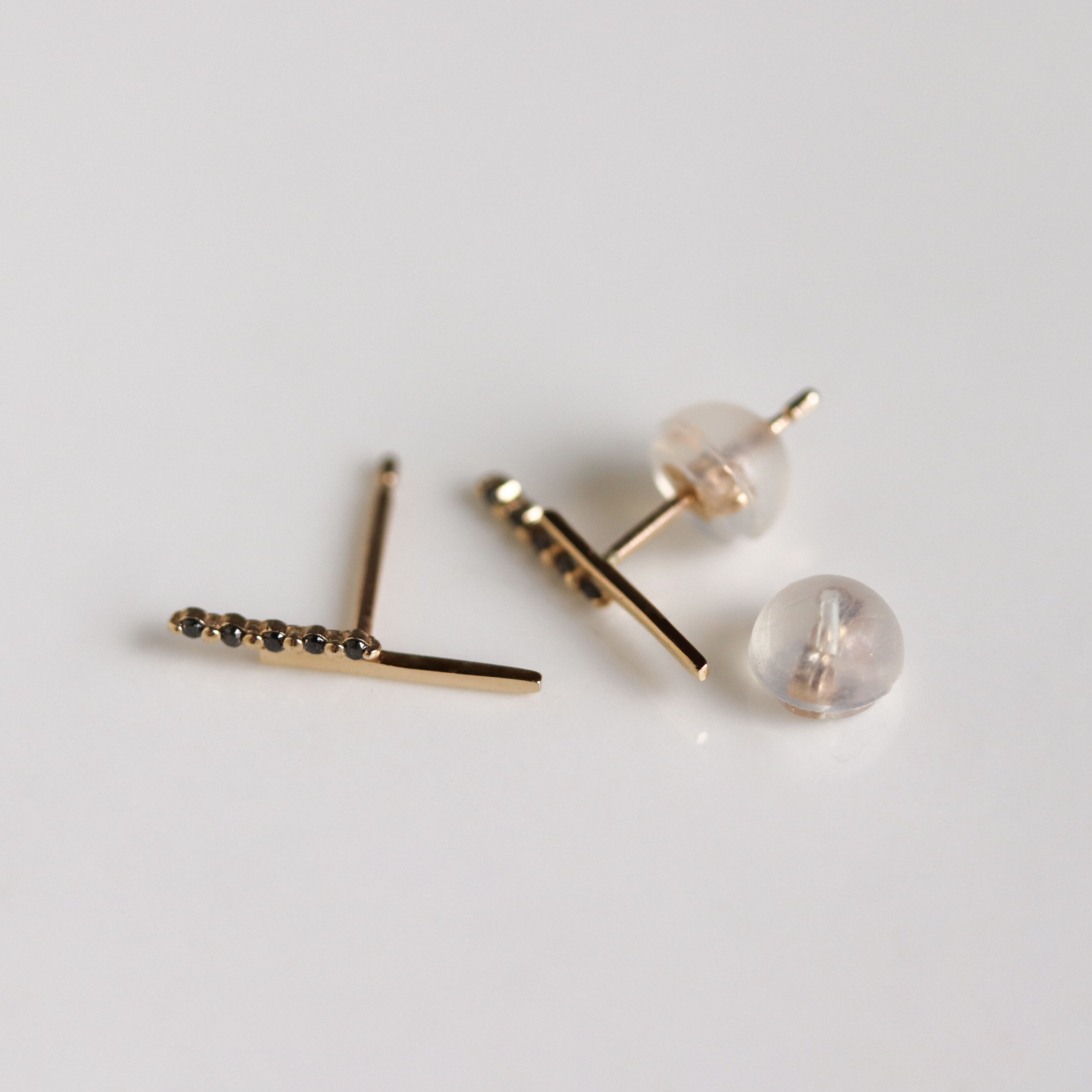  「ブラックダイヤモンド ピアス | K10YG〈WINTER COLLECTION〉」|ピアス|