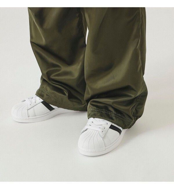 BEAMS「【別注】Gramicci / シャイニーナイロン 6ポケットパンツ」|チノ|