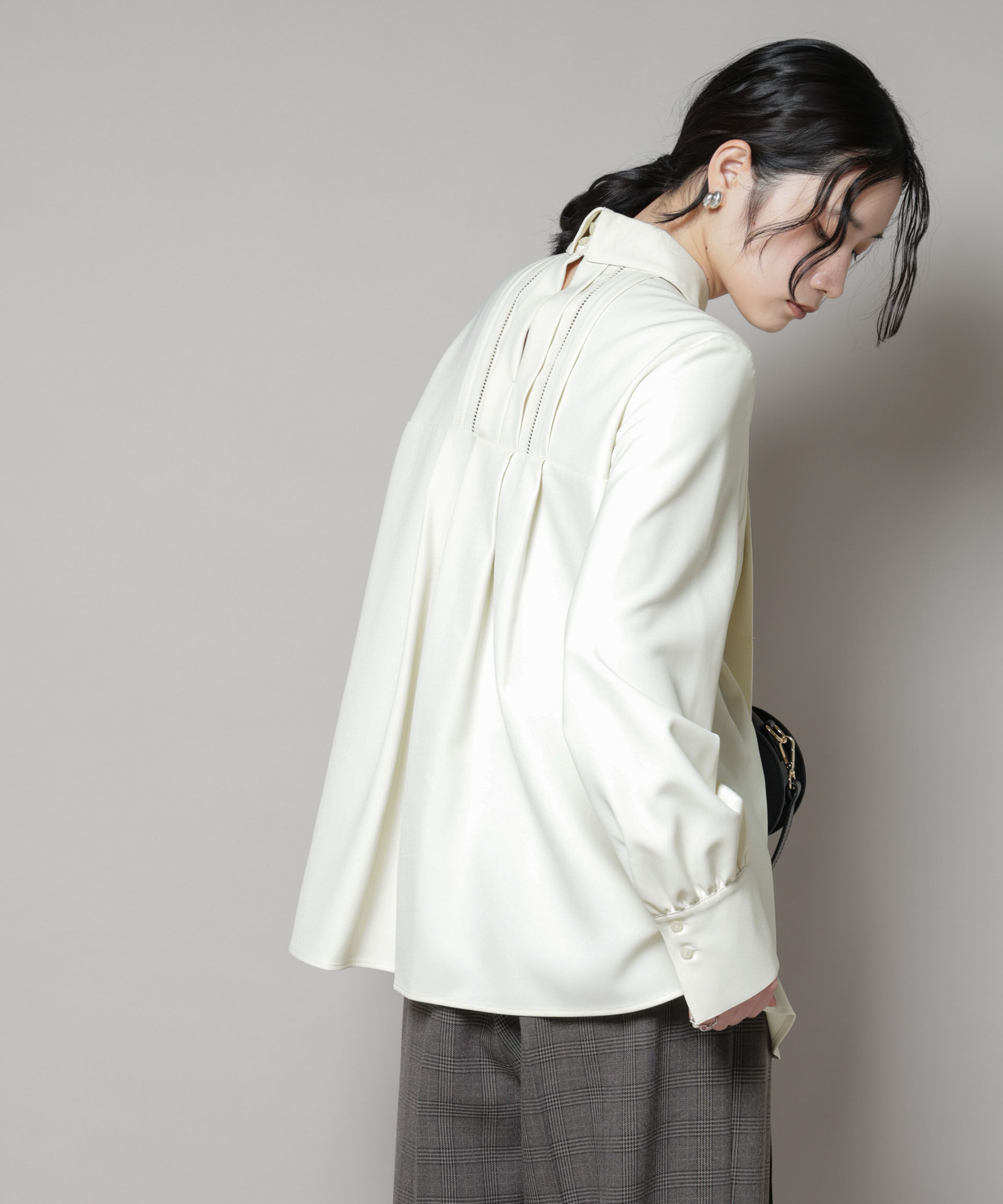 nano･universe「ダブルクロス衿付きハシゴレースブラウス」|シャツ・ブラウス|