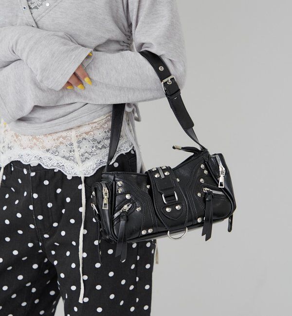  「【WEB限定】スタッズジップショルダーバッグ」|ショルダー・メッセンジャー|