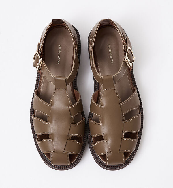 AU BANNISTER「チャームベルトグルカサンダル」|サンダル|
