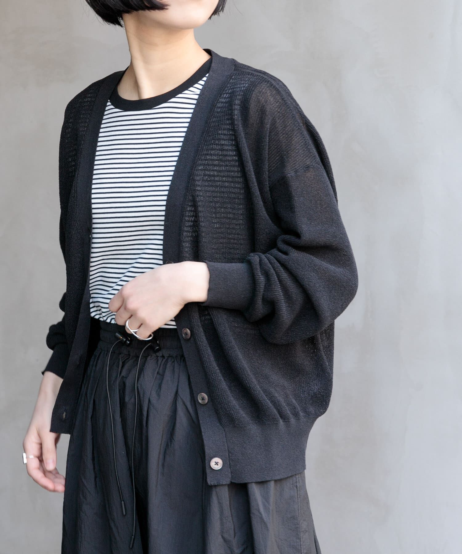 URBAN RESEARCH DOORS「FORK&SPOON　ペーパーニットカーディガン」|カーディガン|ブラック