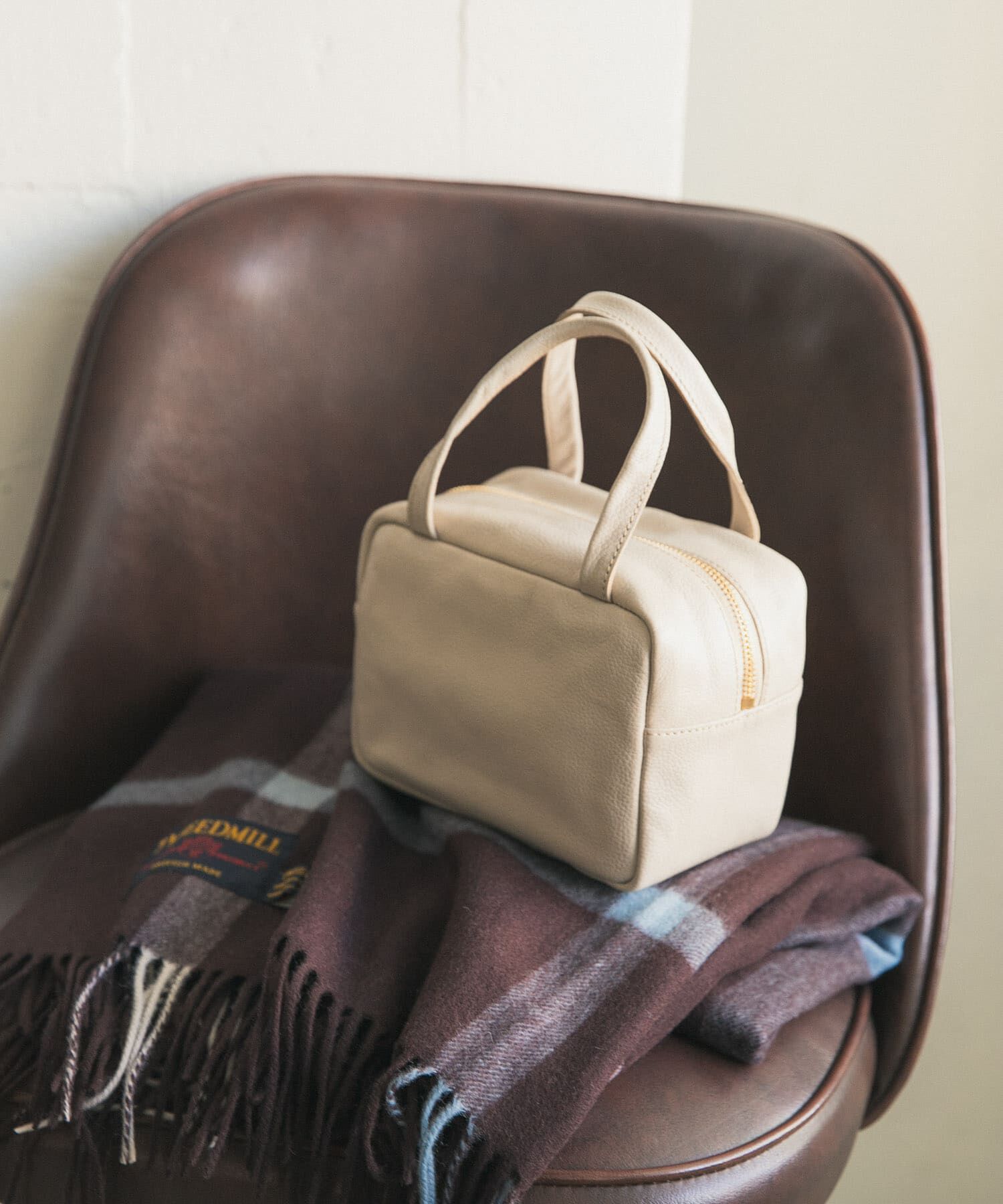 URBAN RESEARCH DOORS「レザーボストンバッグ」|ボストンバッグ|グレー系その他