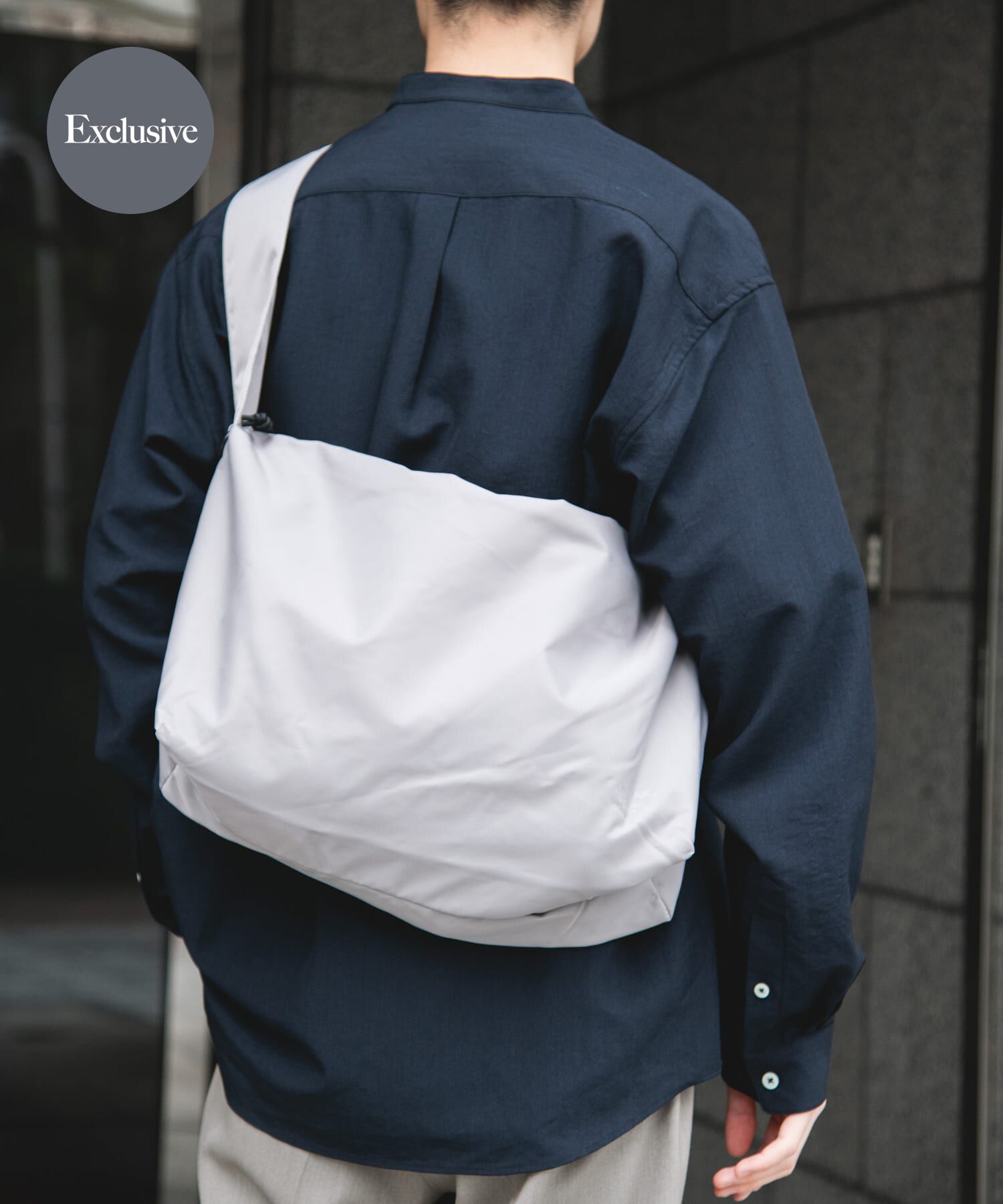 URBAN RESEARCH DOORS「『別注』YAKPAK&times;DOORS　SHOULDER BAG M」|ショルダー・メッセンジャー|グレー