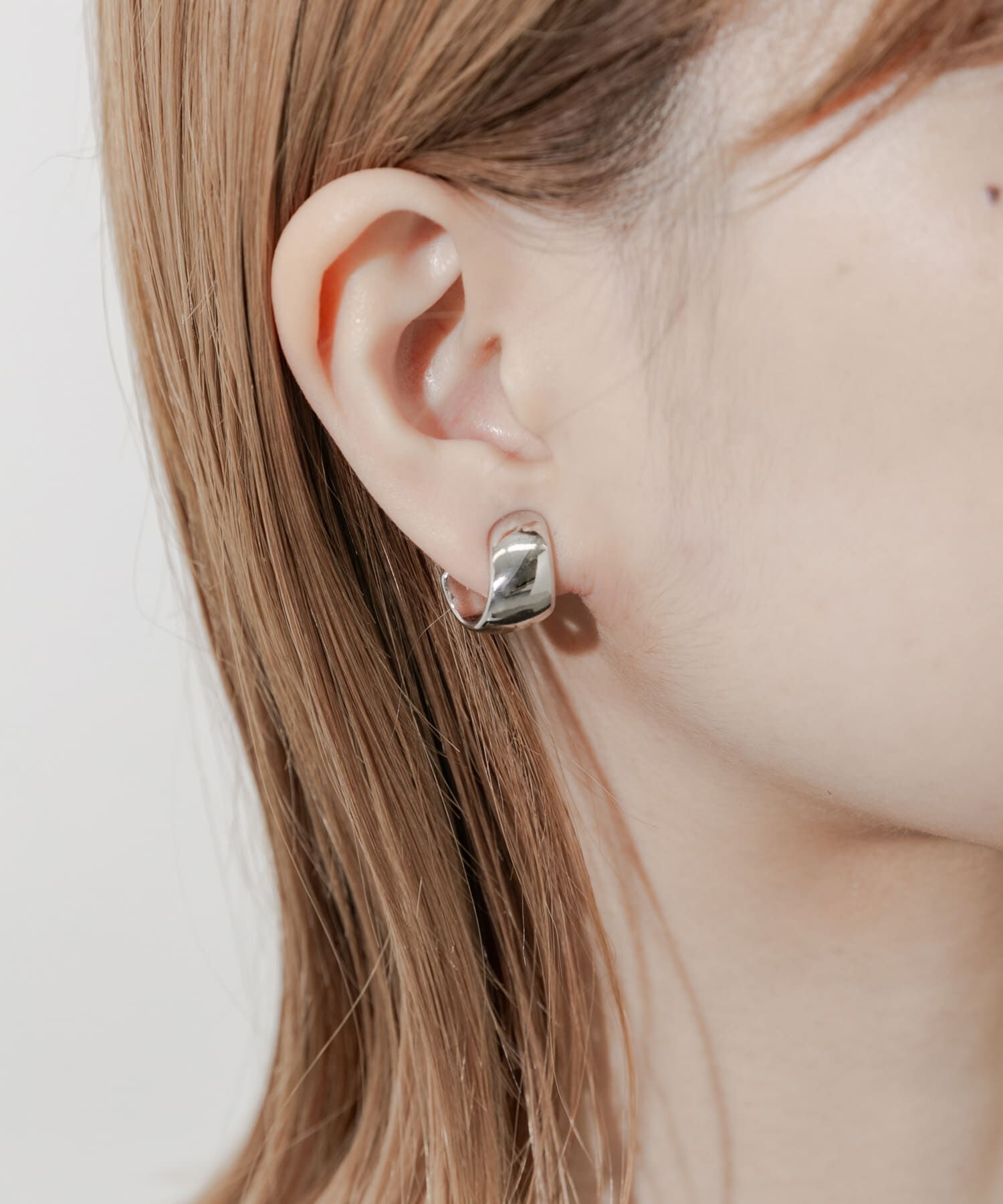 SMELLY「メタルワイドカーブイヤリング」|イヤリング|