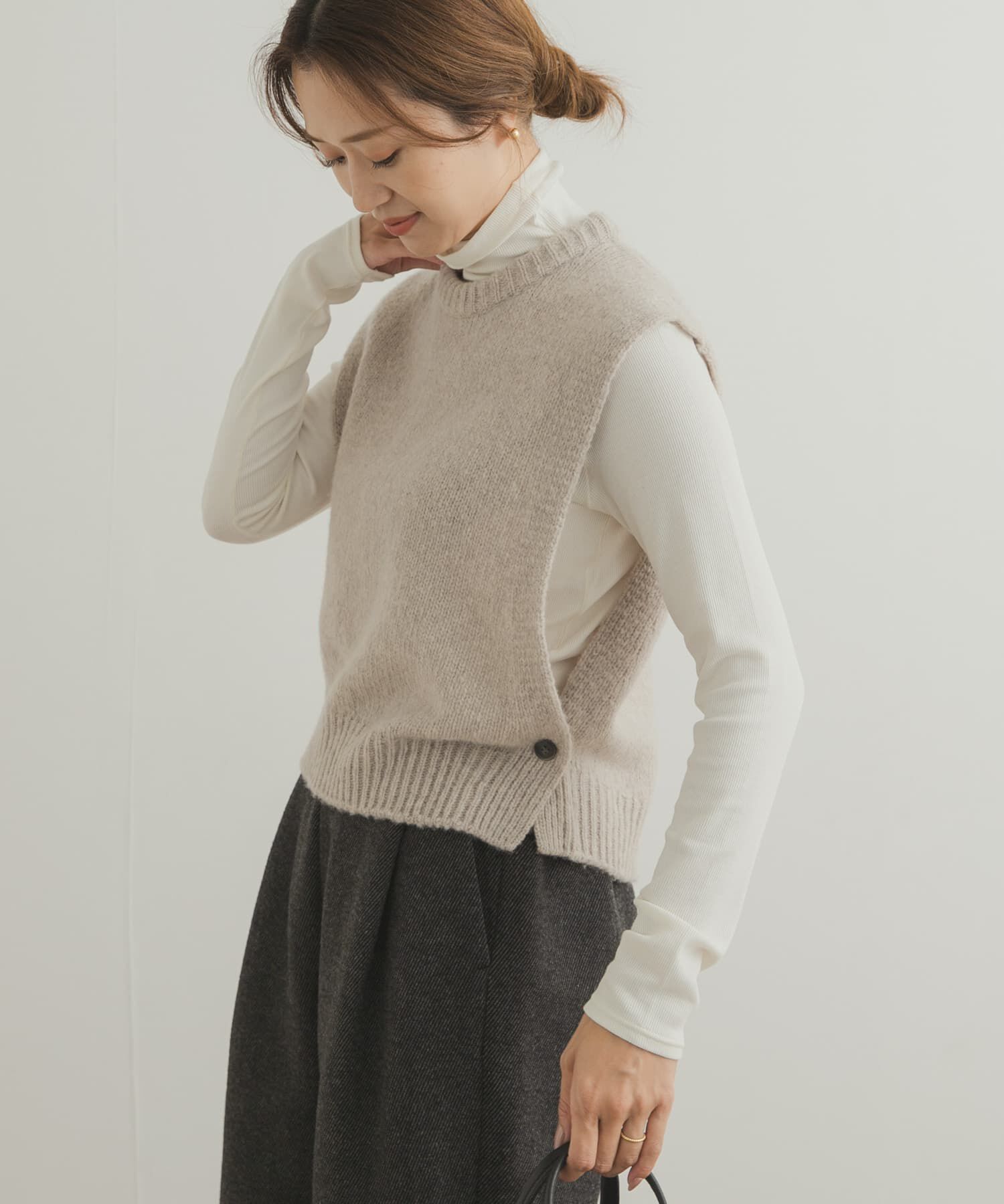 URBAN RESEARCH DOORS「ウールカシミヤニットベスト」|ベスト・ジレ|ベージュ