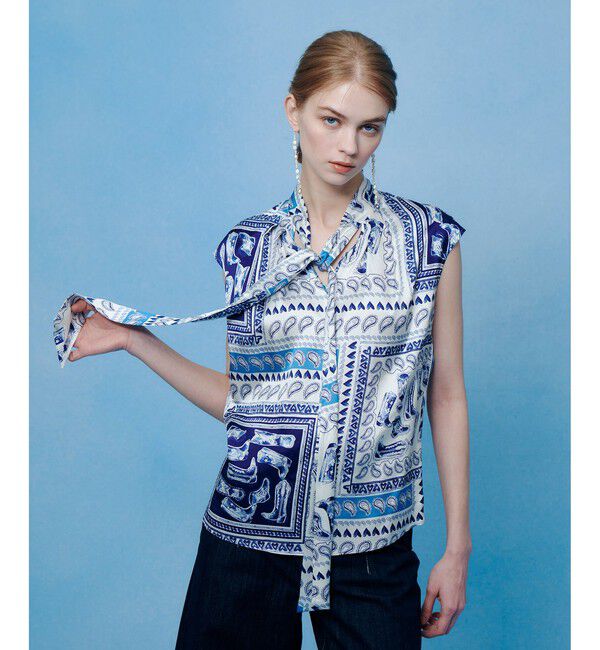 LOULOU WILLOUGHBY「WEB 一部店舗限定【LOULOU WILLOUGHBY】ウエスタンスカーフプリントリボンブラウス」|シャツ・ブラウス|