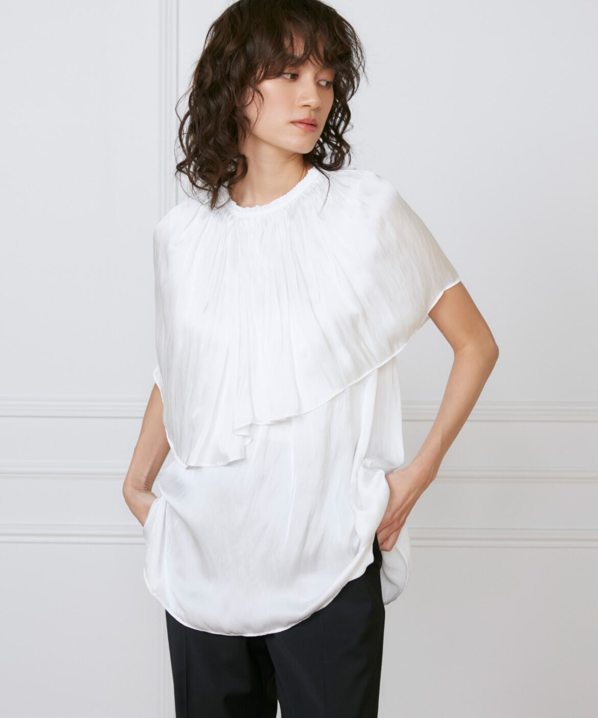 INED「ケープカラーブラウス《la veille by SUPERIOR CLOSET》」|シャツ・ブラウス|オフホワイト1