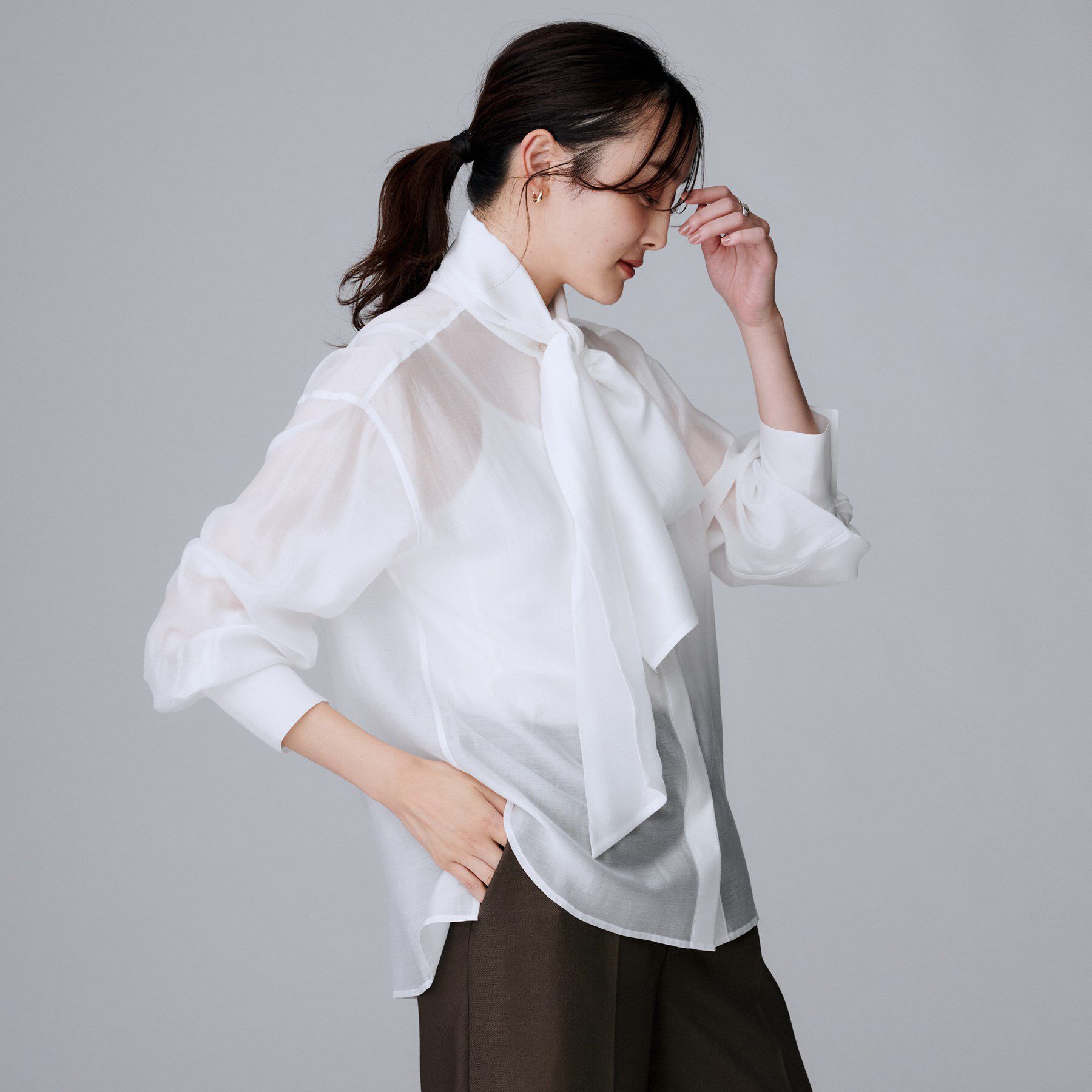 UNTITLED「【ボウタイリボン/バンドカラー/レイヤード】2WAYシアーブラウス」|シャツ・ブラウス|